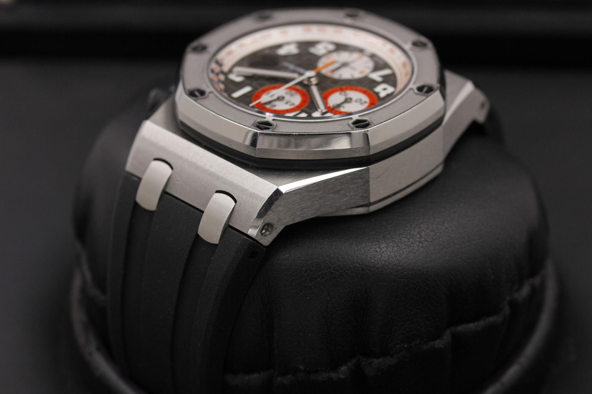 Watch Image 5
