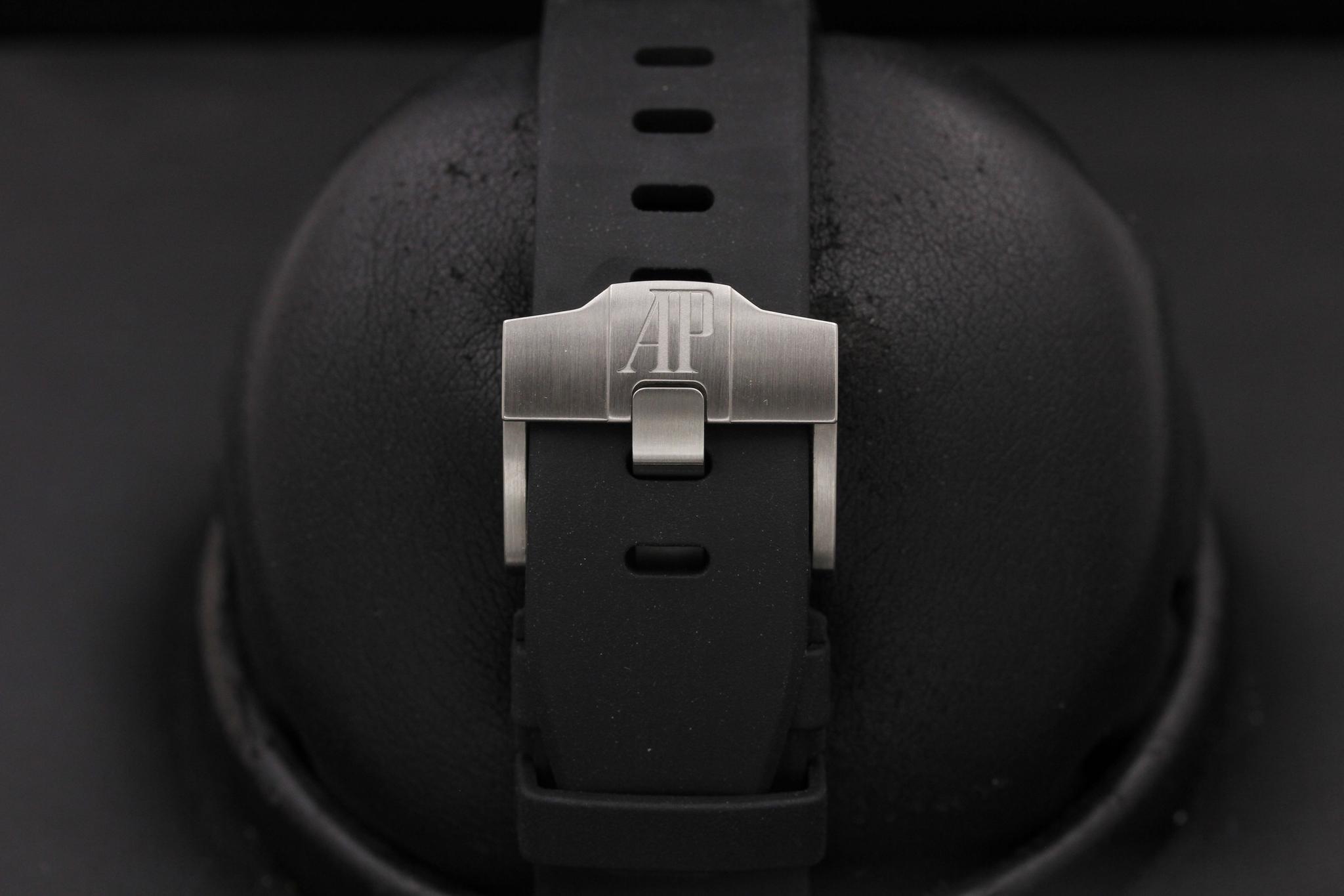 Watch Image 8
