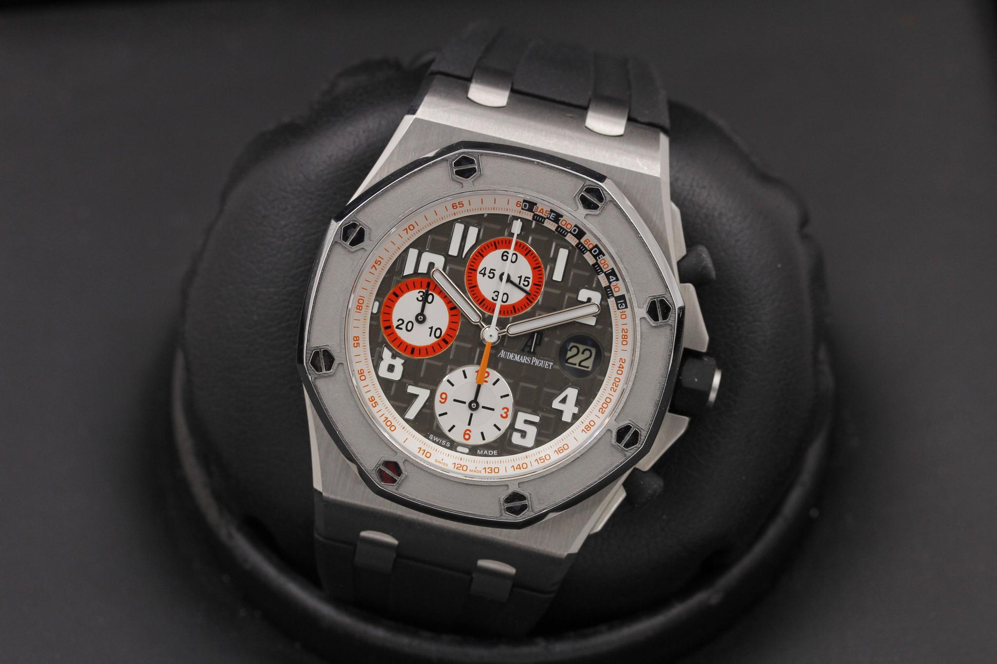 Watch Image 10
