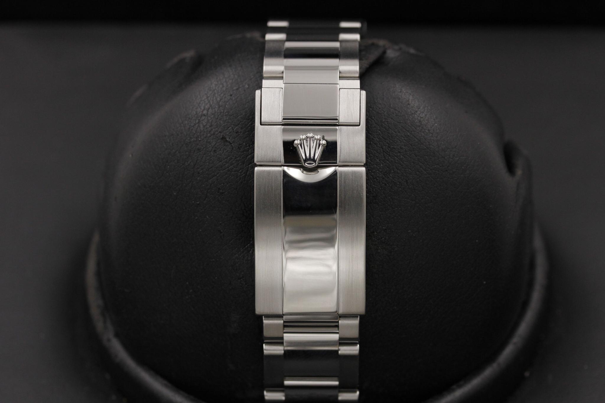 Watch Image 8