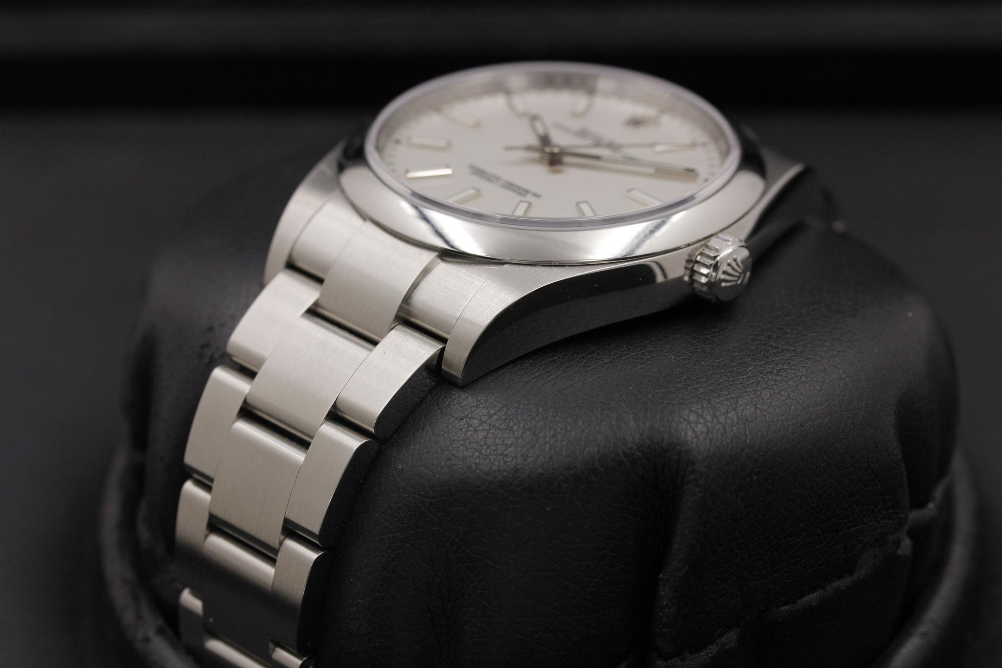 Watch Image 2