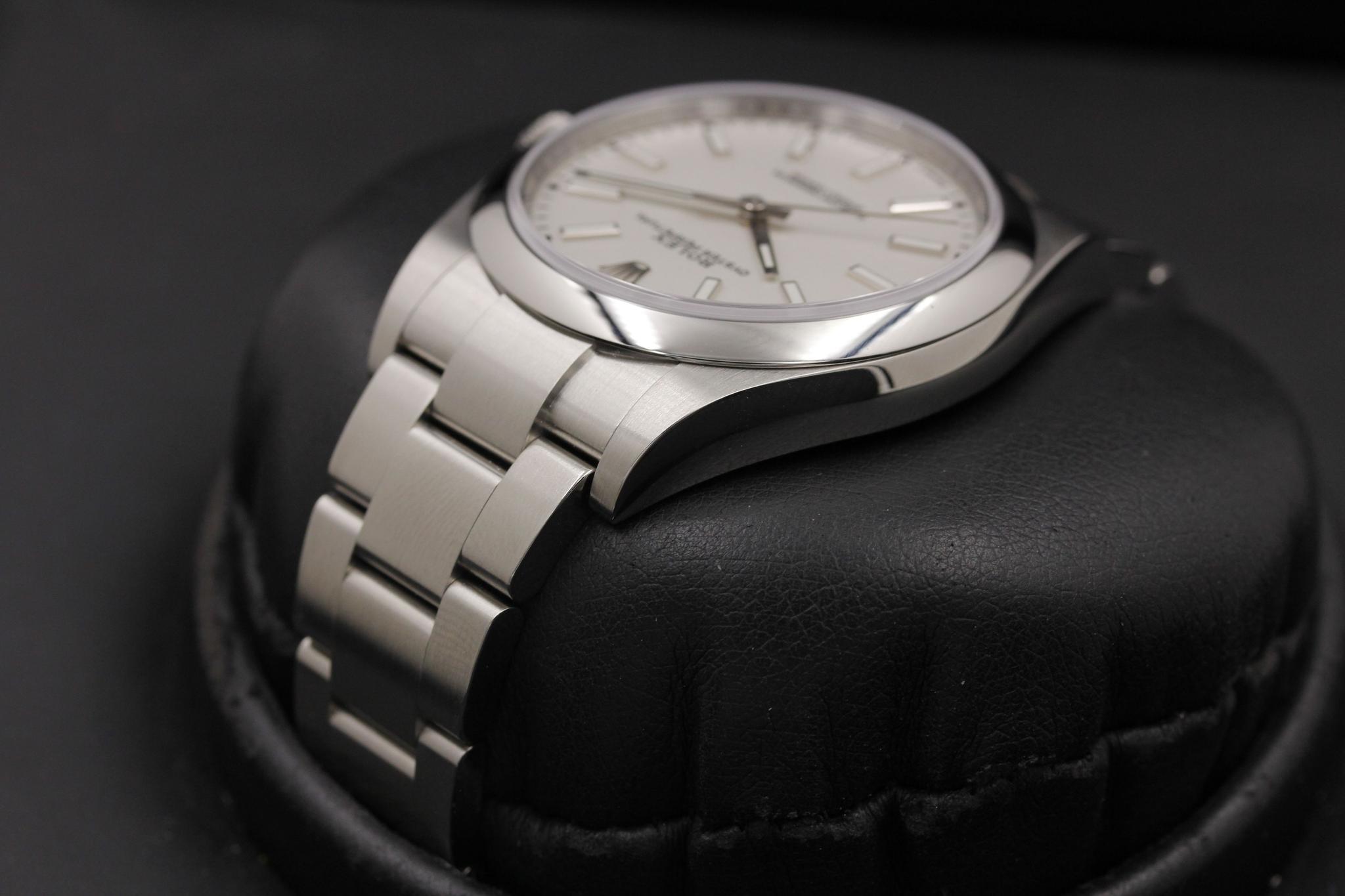 Watch Image 5