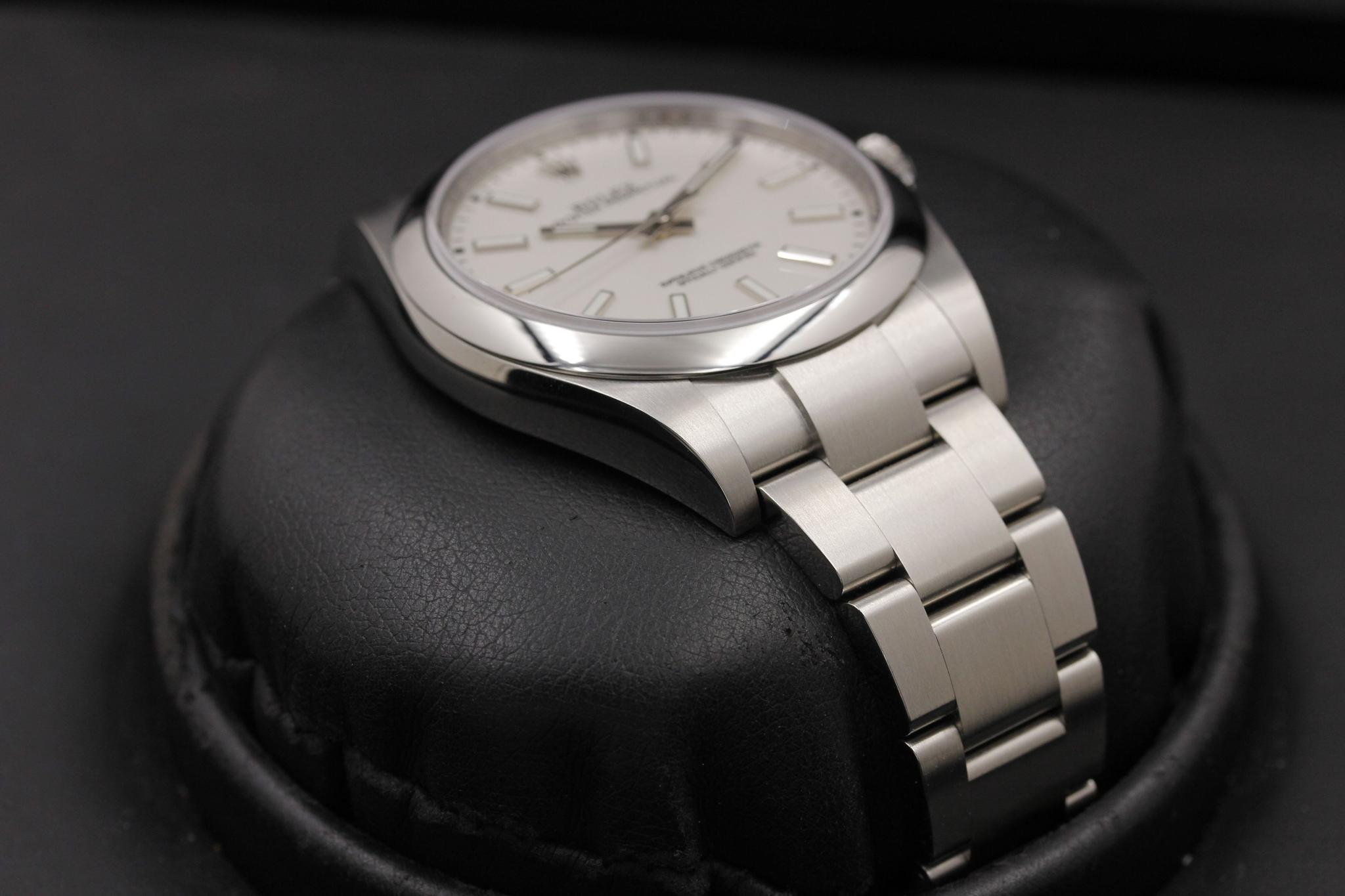 Watch Image 6