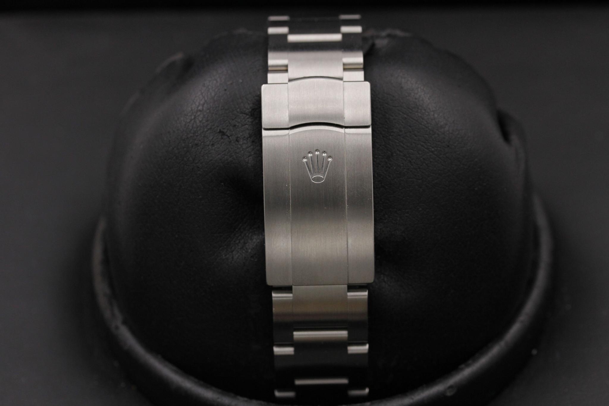Watch Image 8