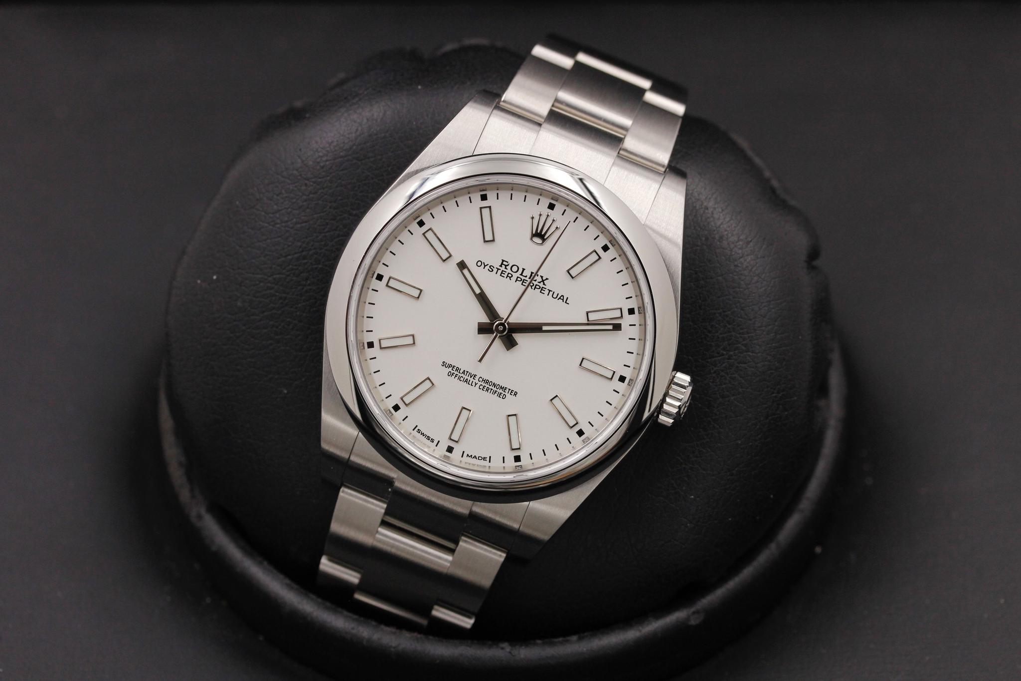 Watch Image 10