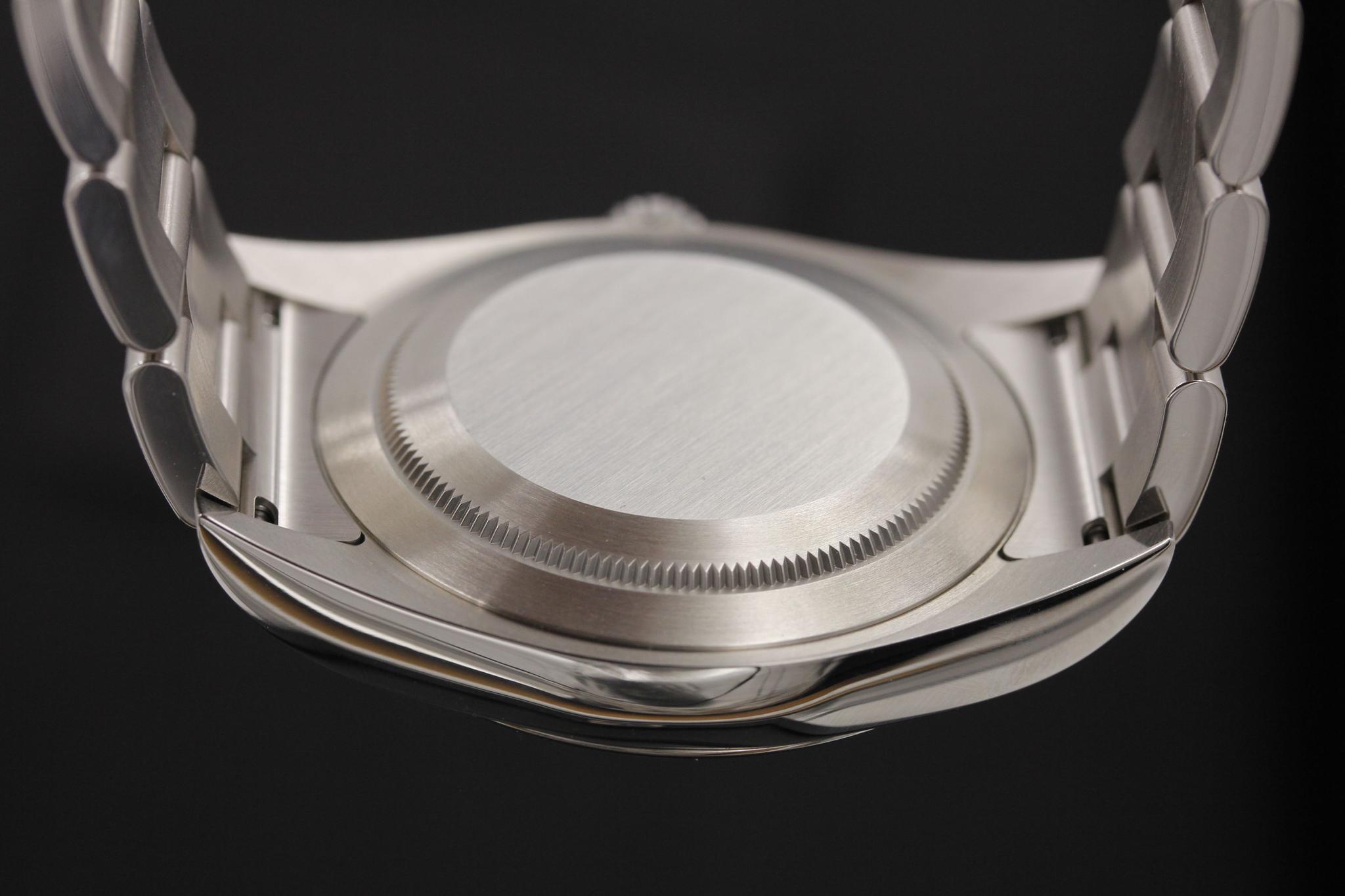 Watch Image 7
