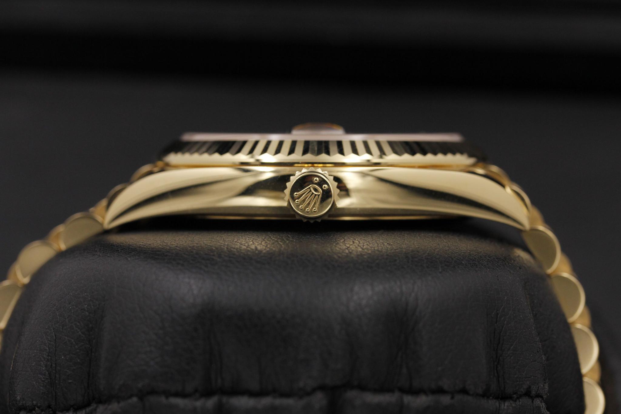 Watch Image 3