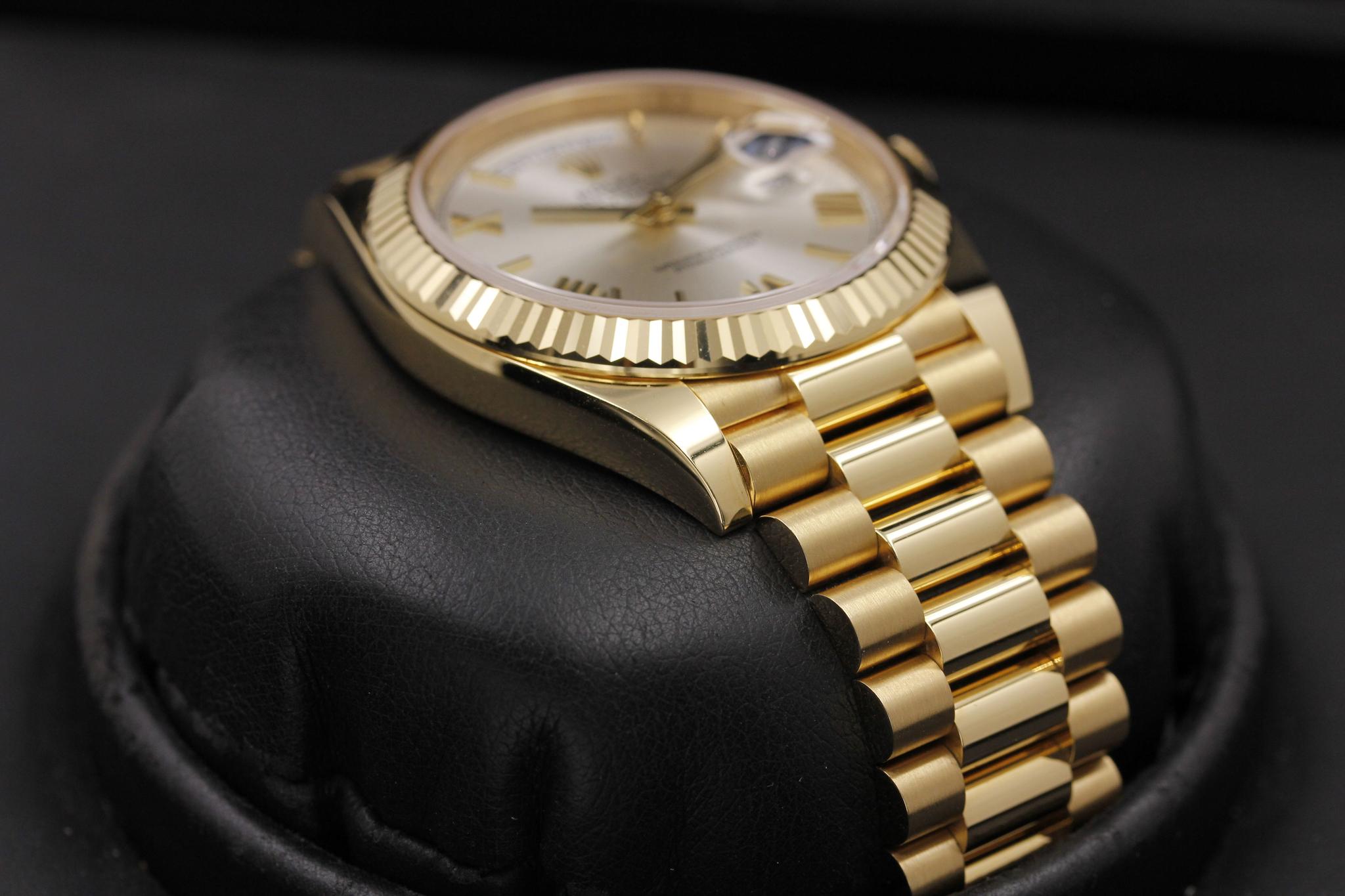 Watch Image 5