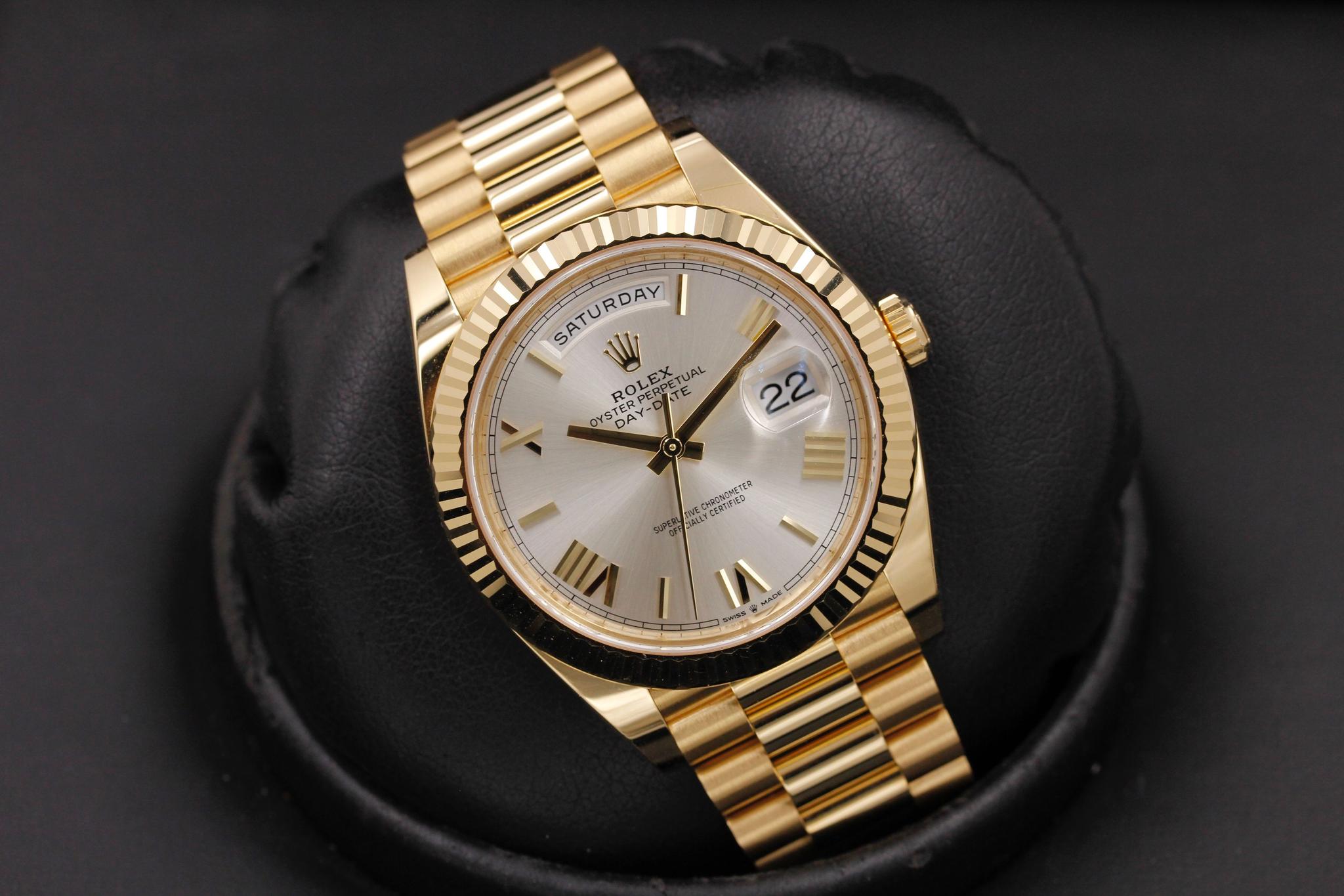 Watch Image 9