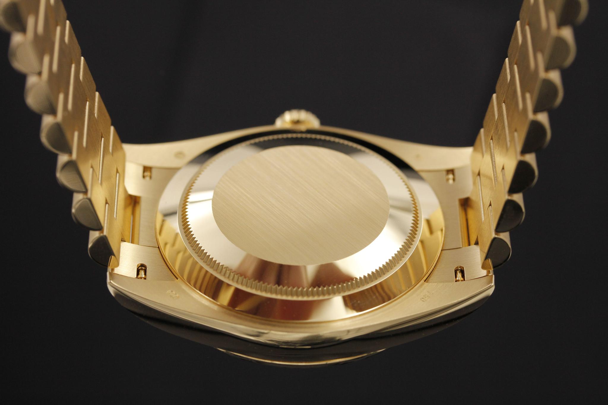 Watch Image 7