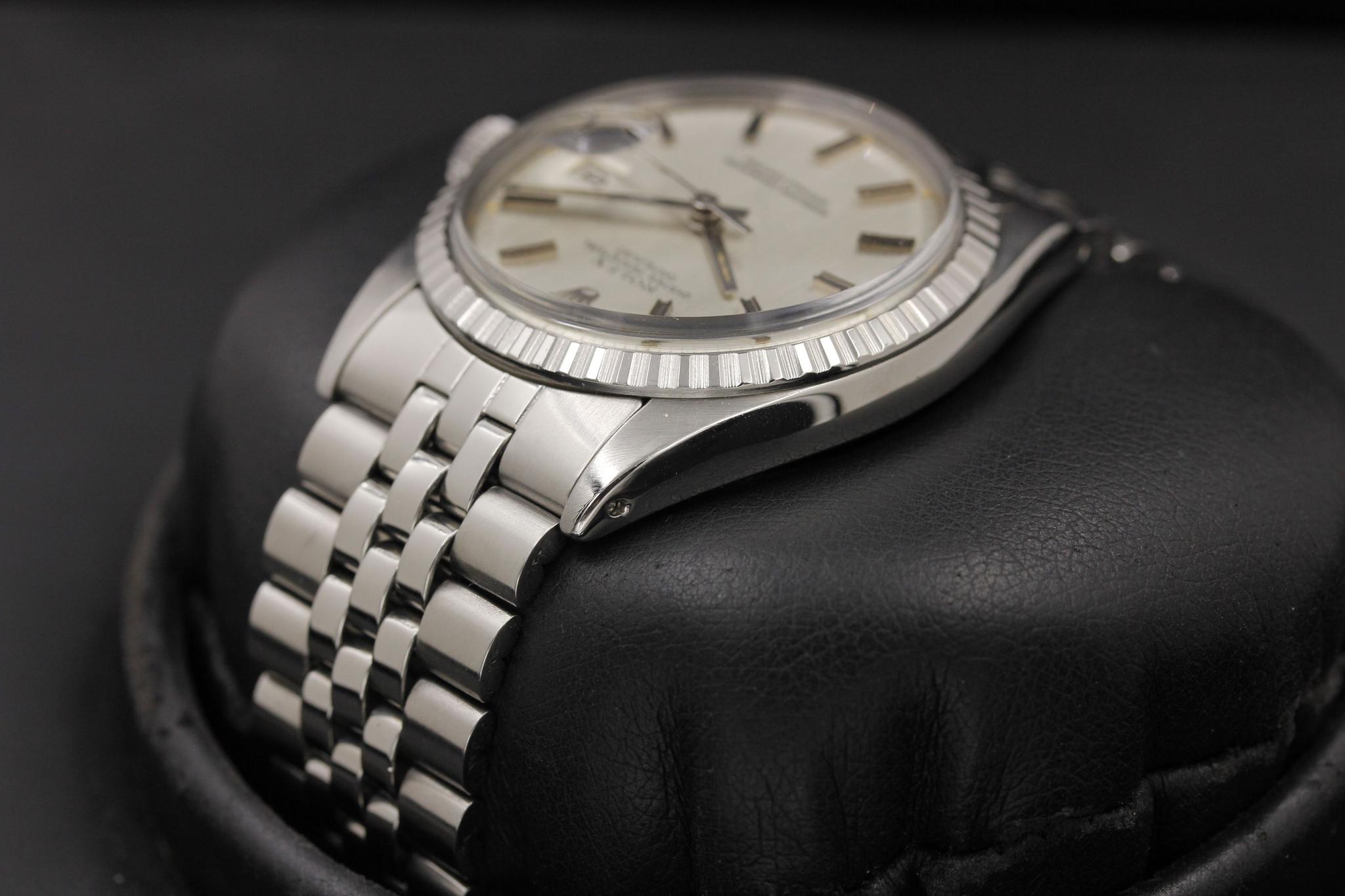 Watch Image 6