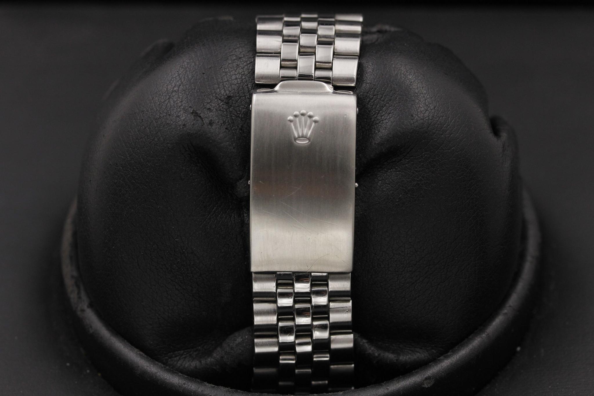 Watch Image 9