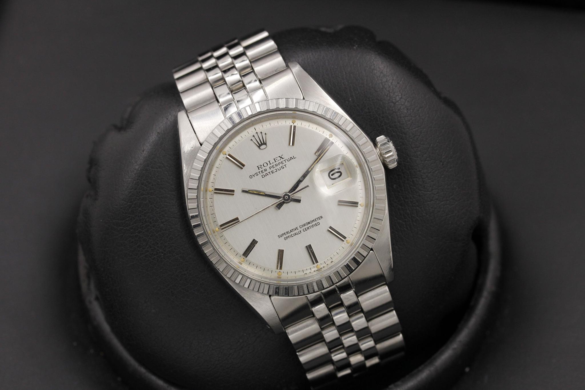 Watch Image 12