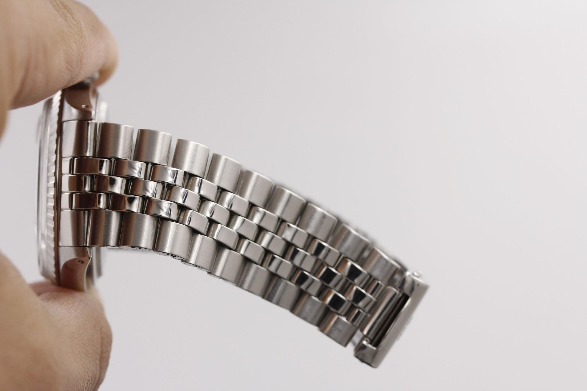 Watch Image 11