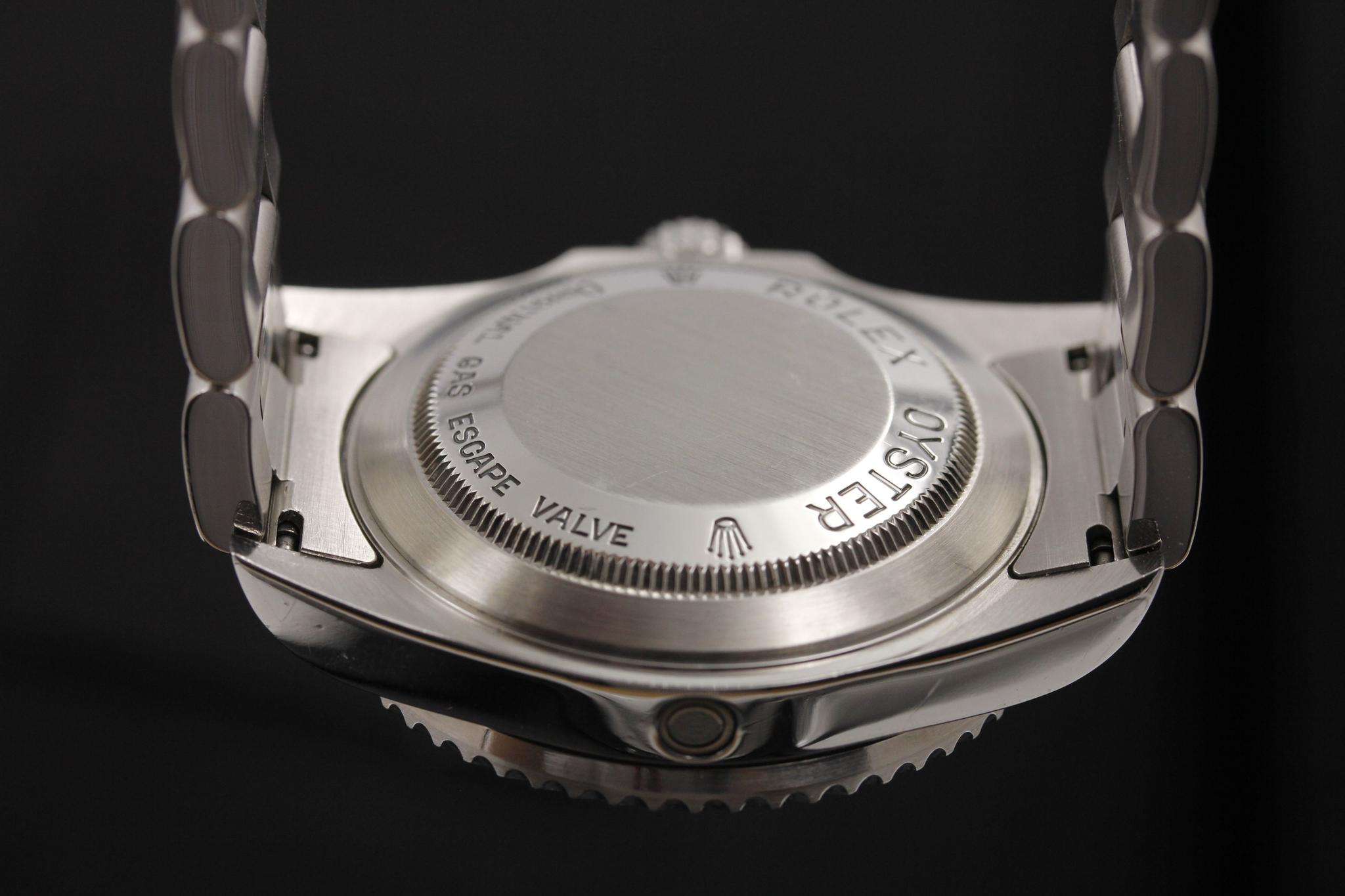 Watch Image 7