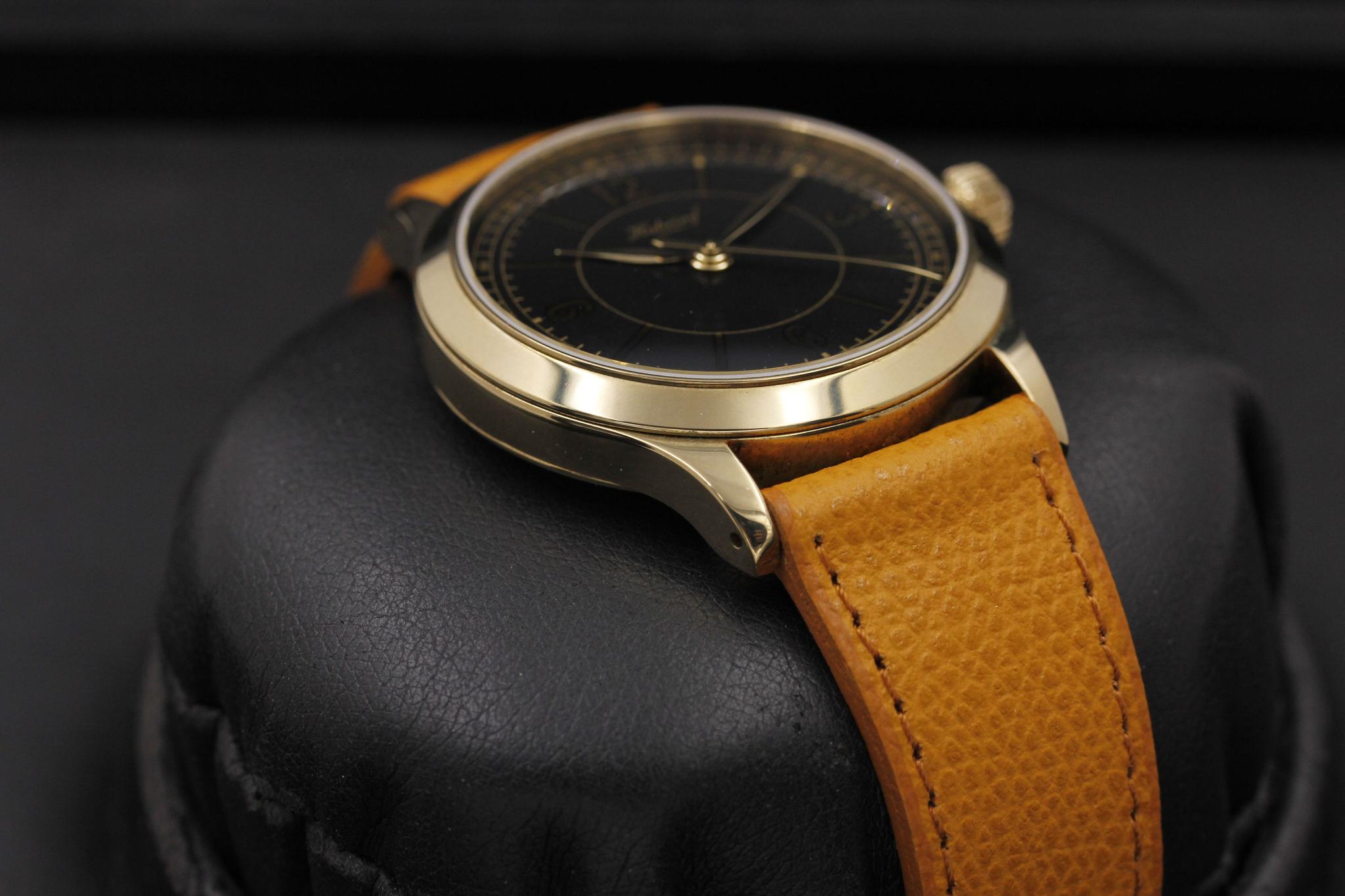 Watch Image 6
