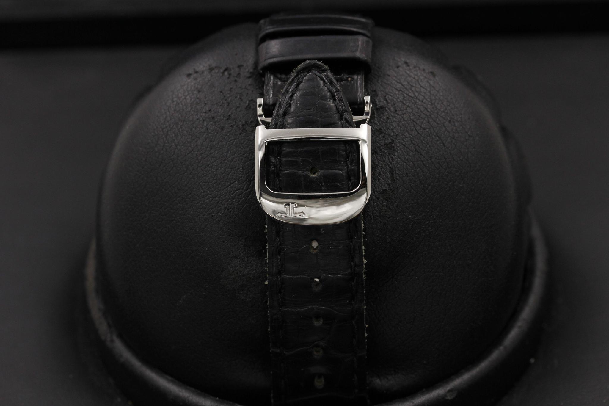 Watch Image 8
