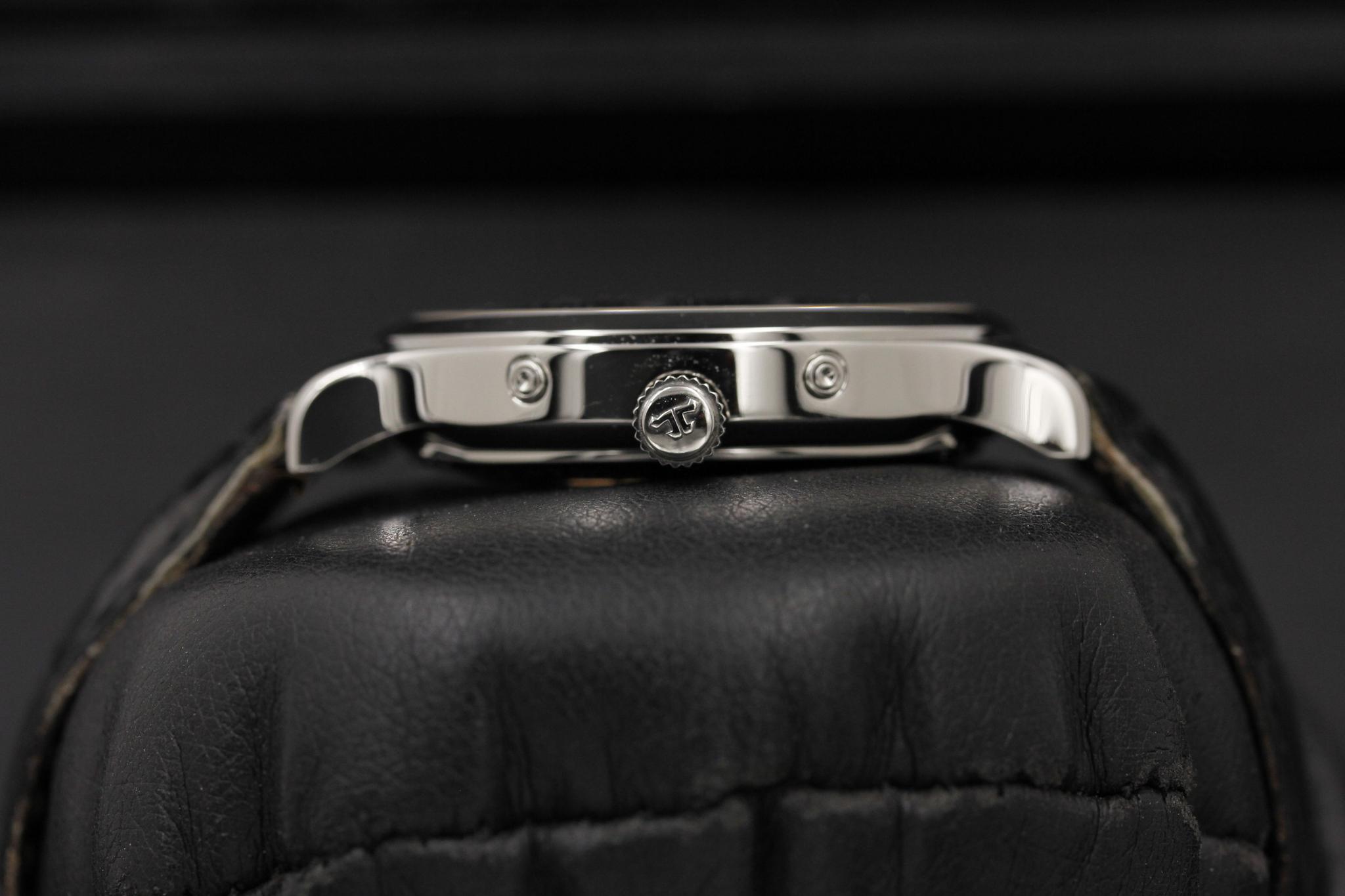 Watch Image 3