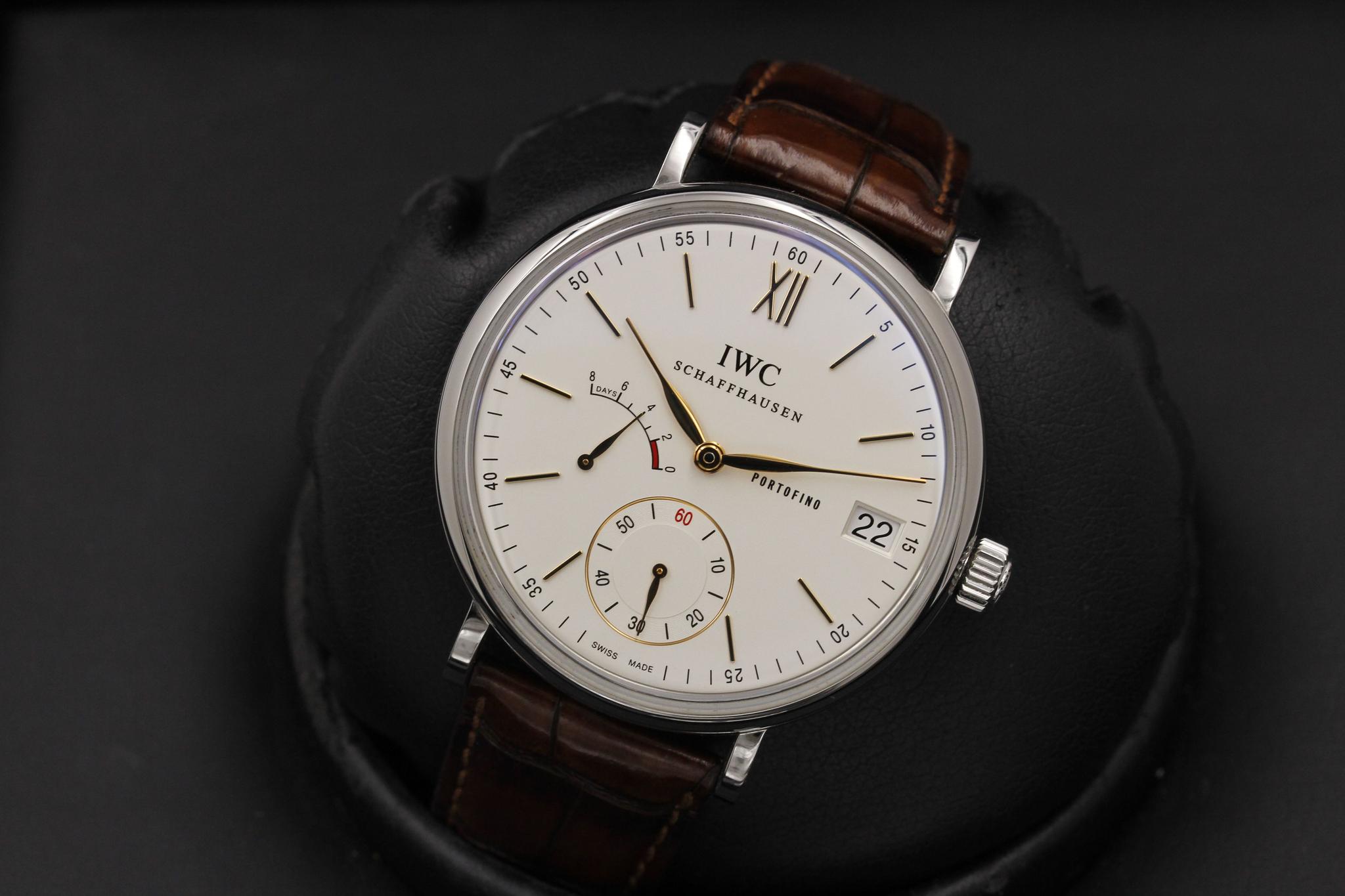 Watch Image 9
