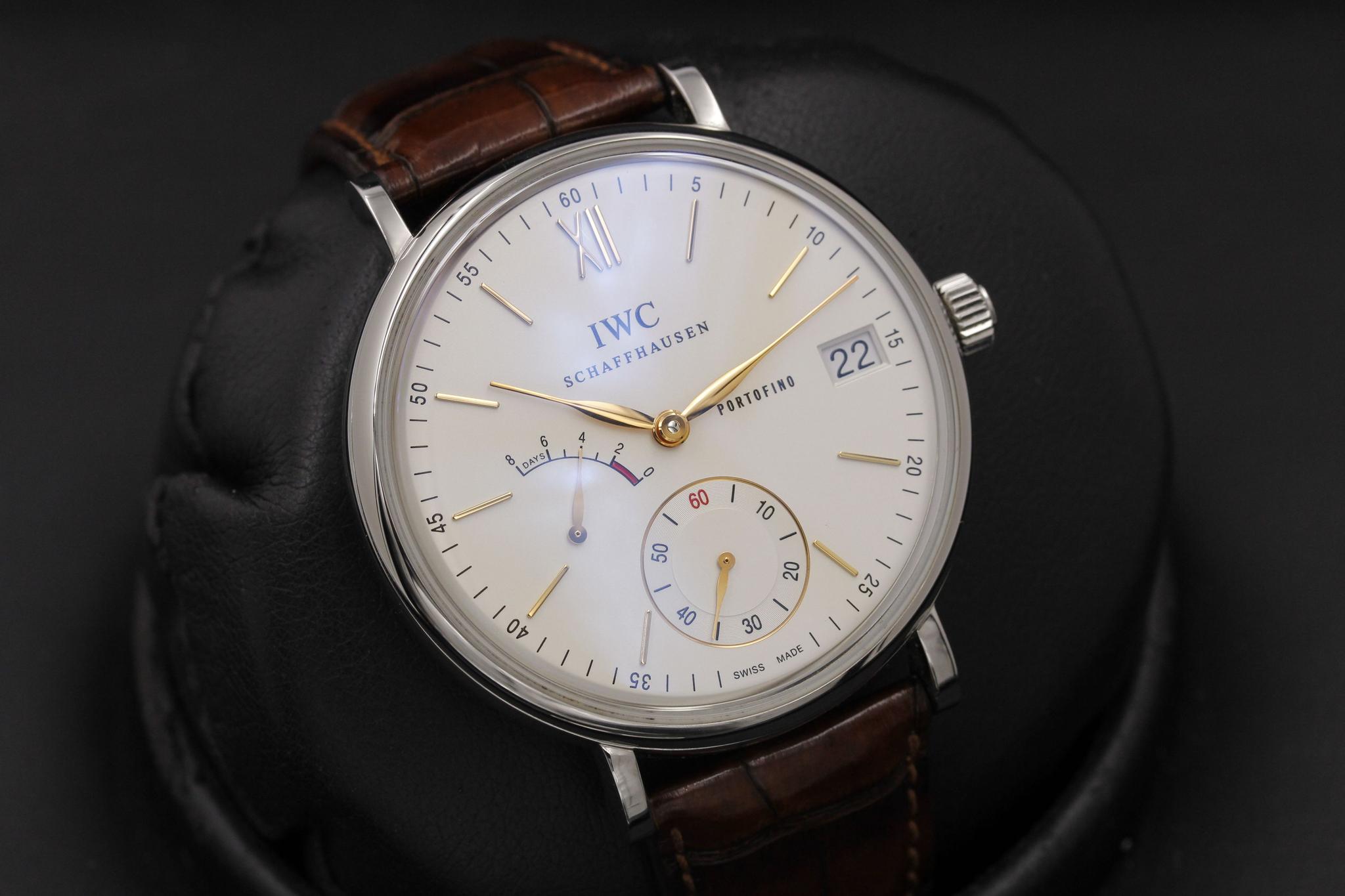 Watch Image 10