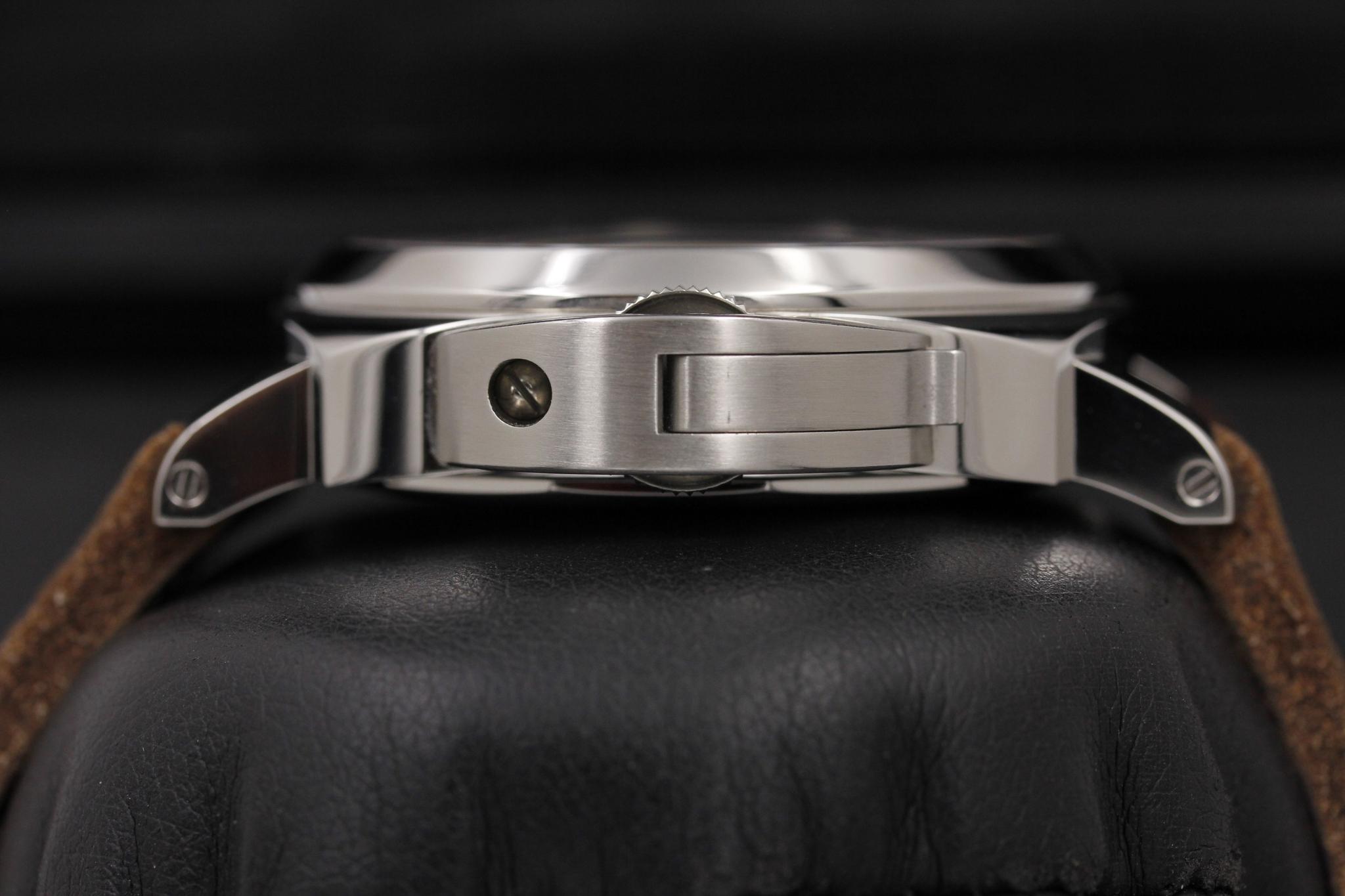 Watch Image 3