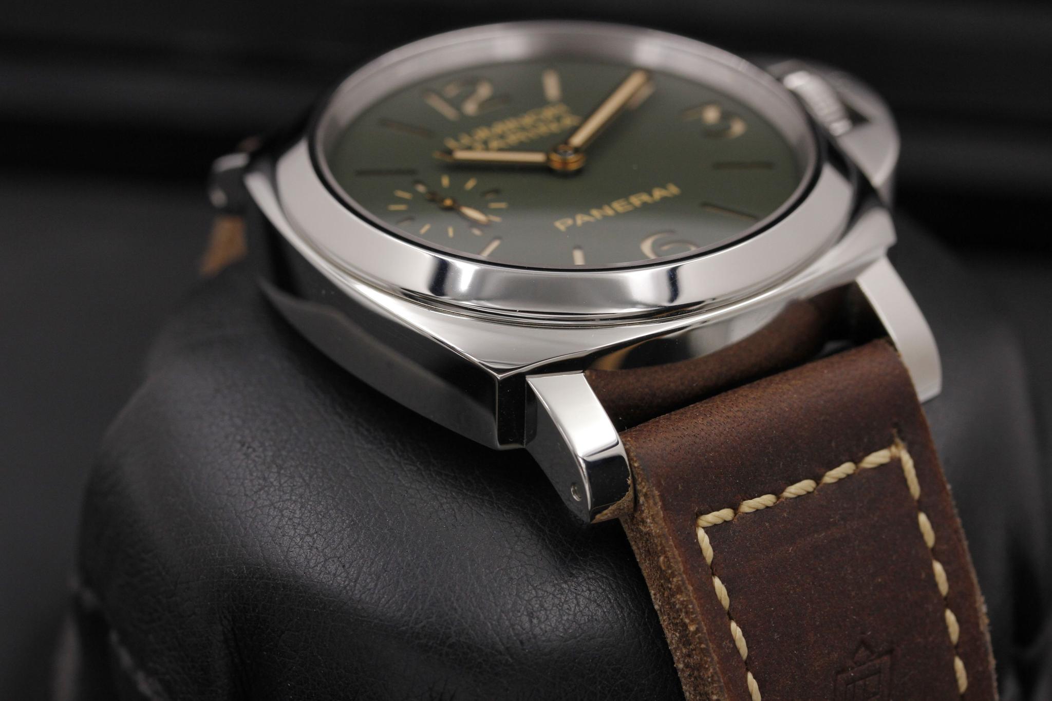Watch Image 6