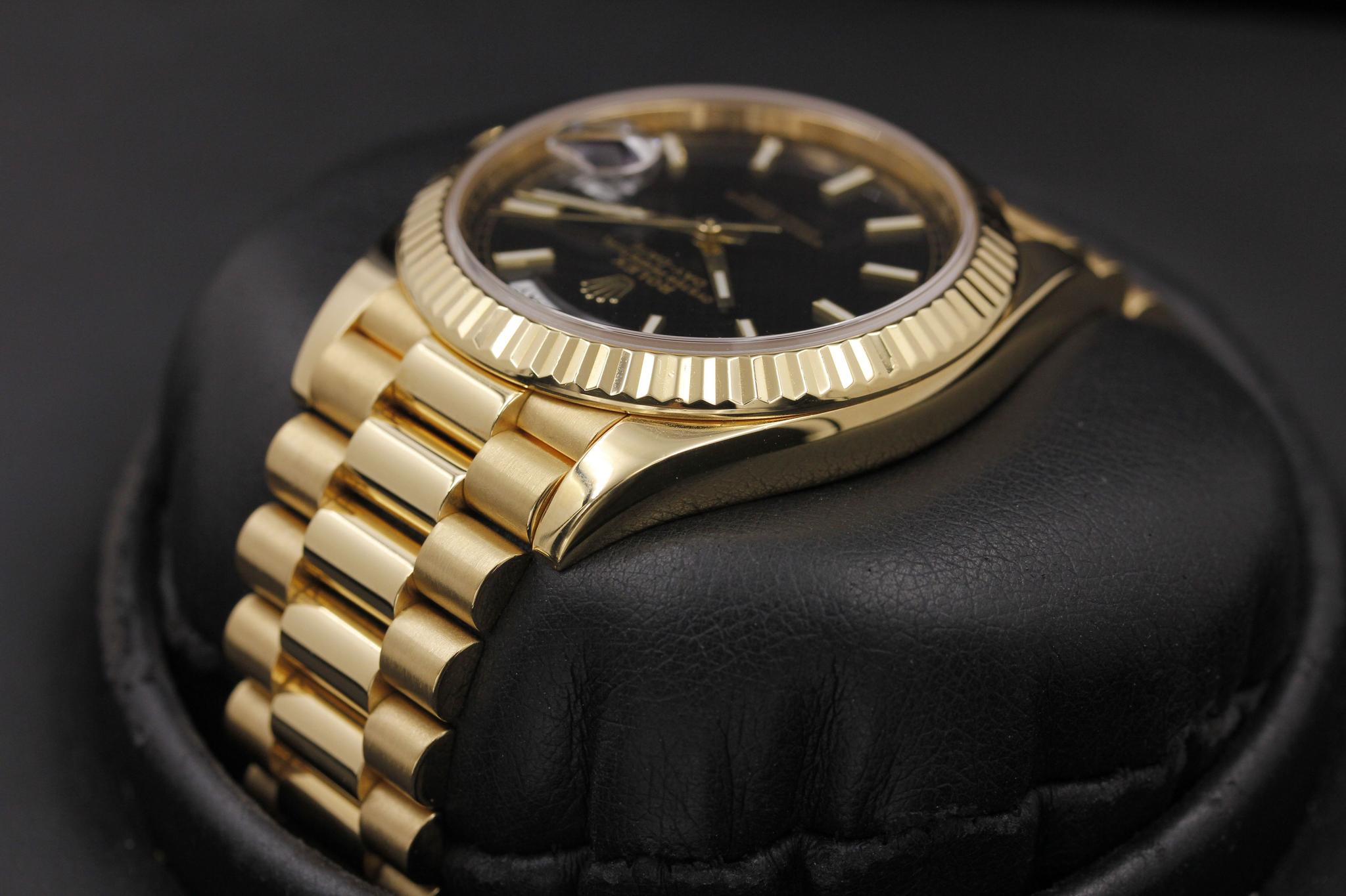 Watch Image 5