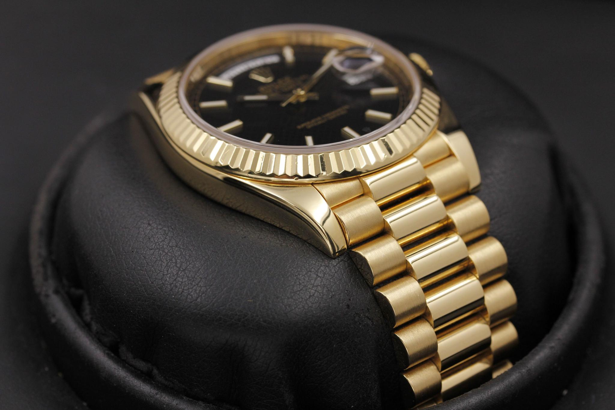 Watch Image 6