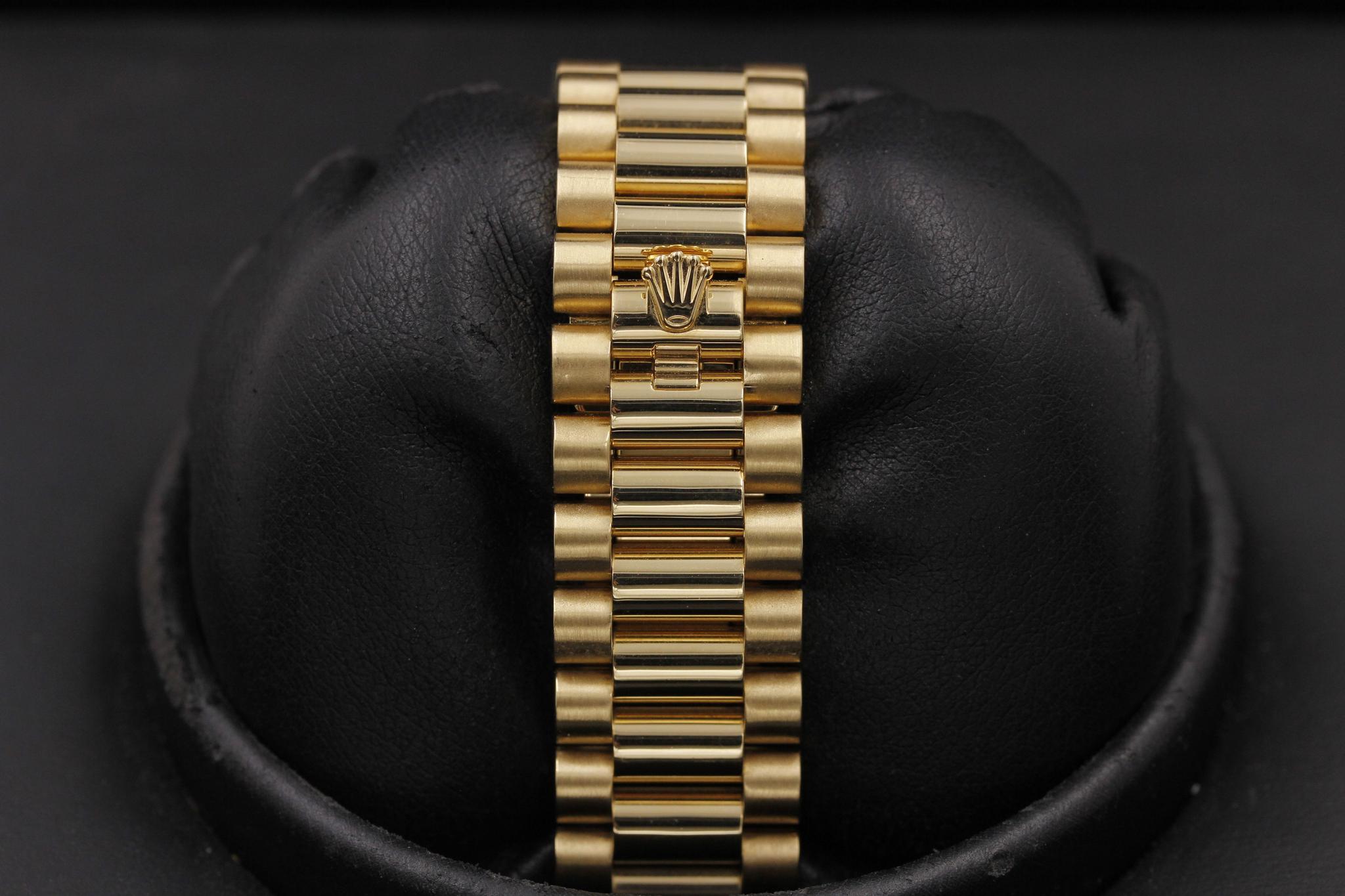 Watch Image 8