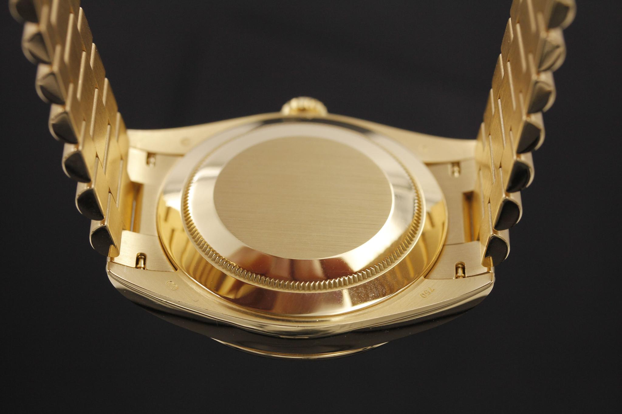 Watch Image 7