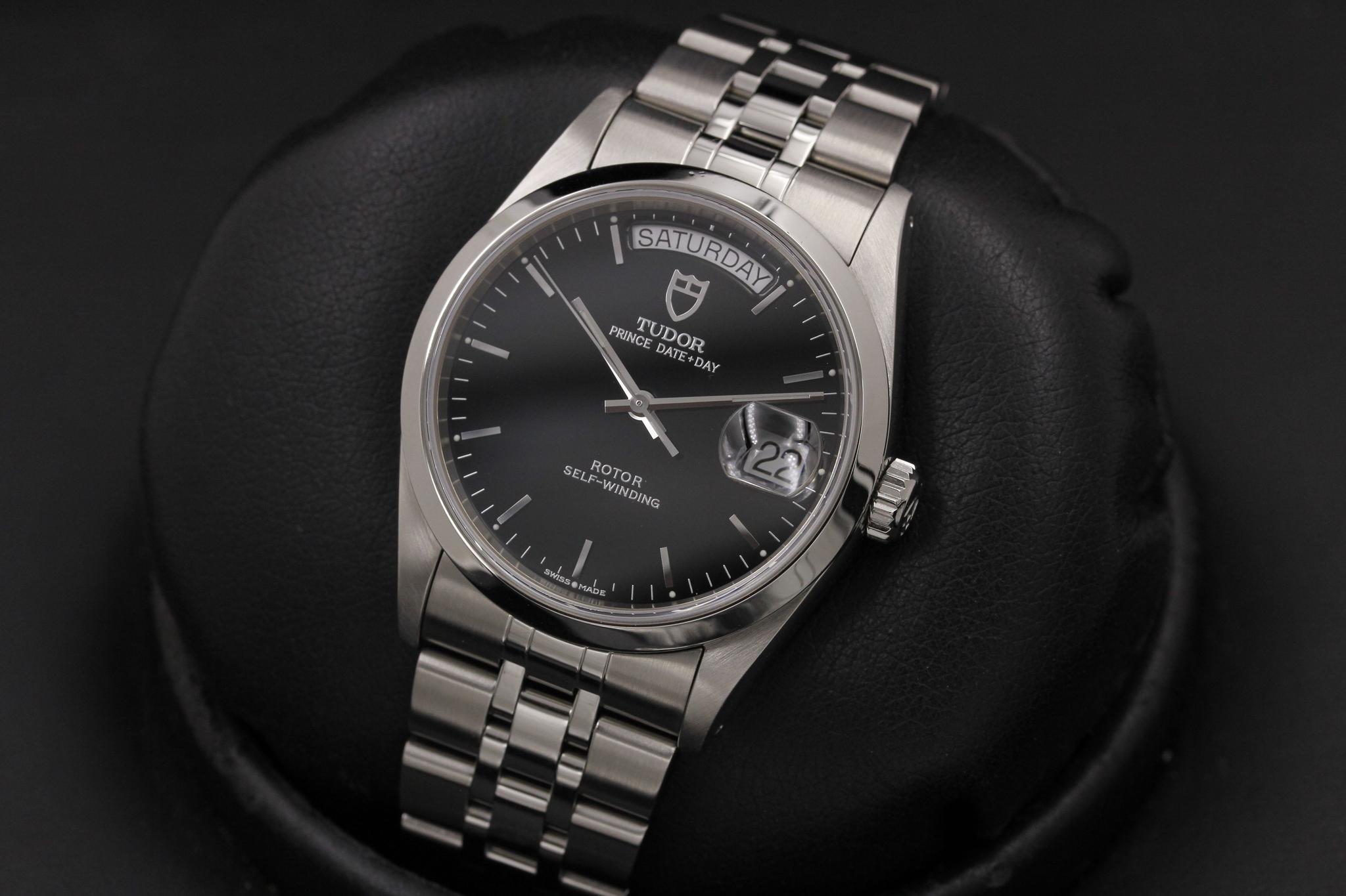 Watch Image 11