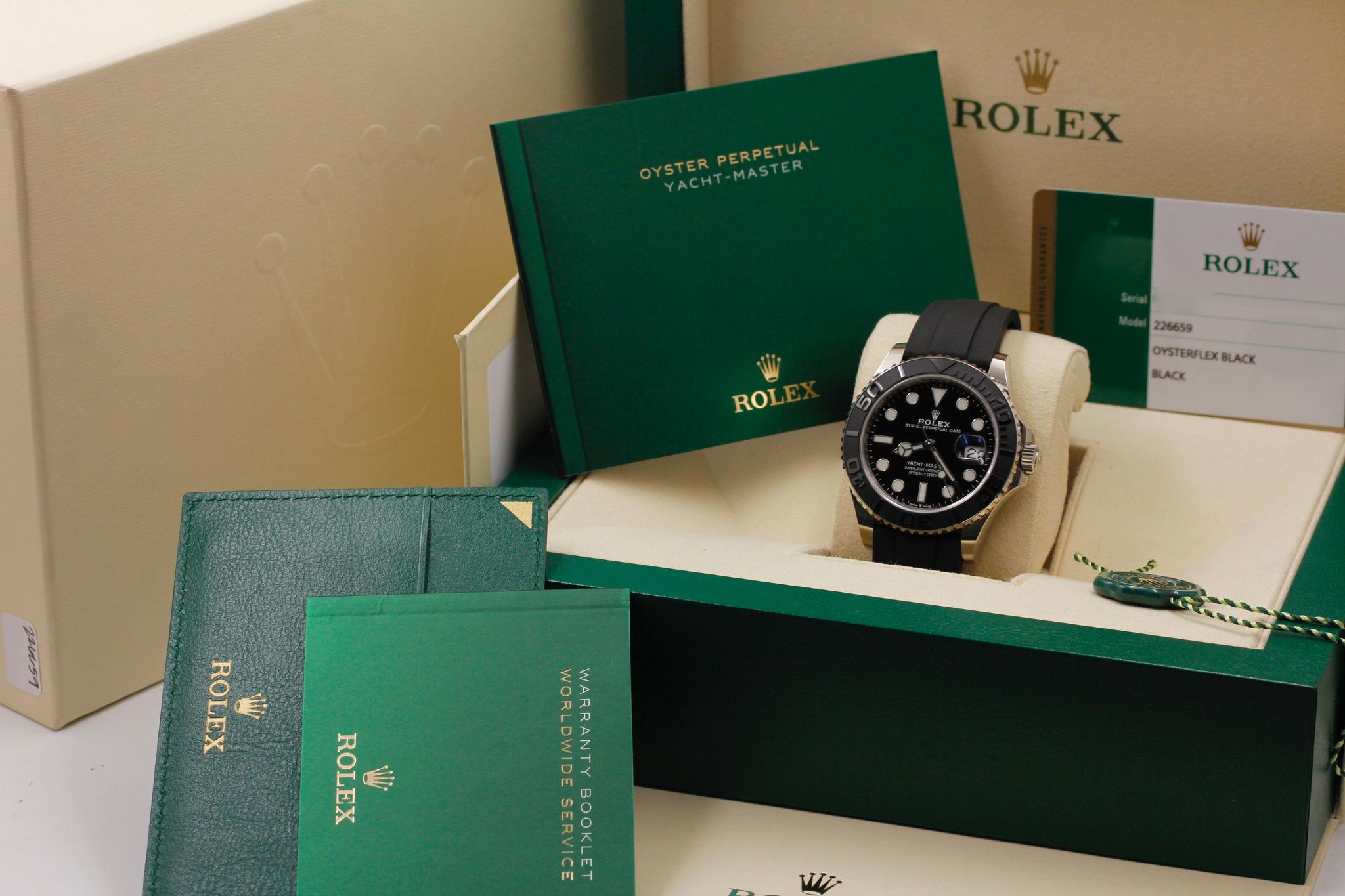 Watch Image 11