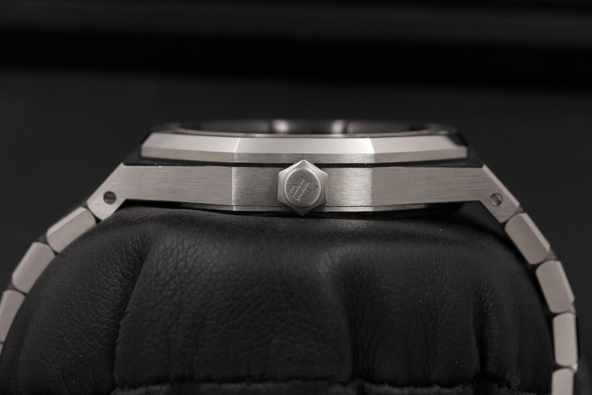 Watch Image 3