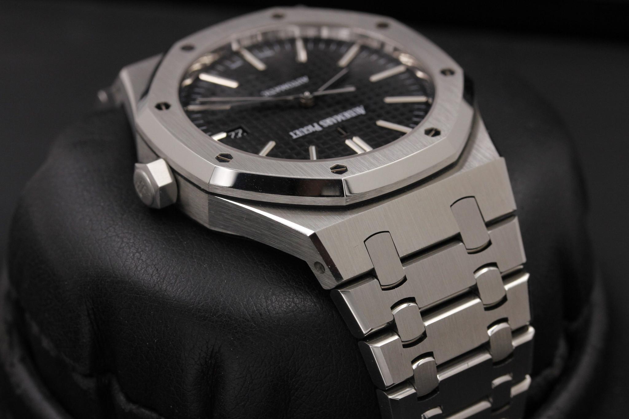 Watch Image 4