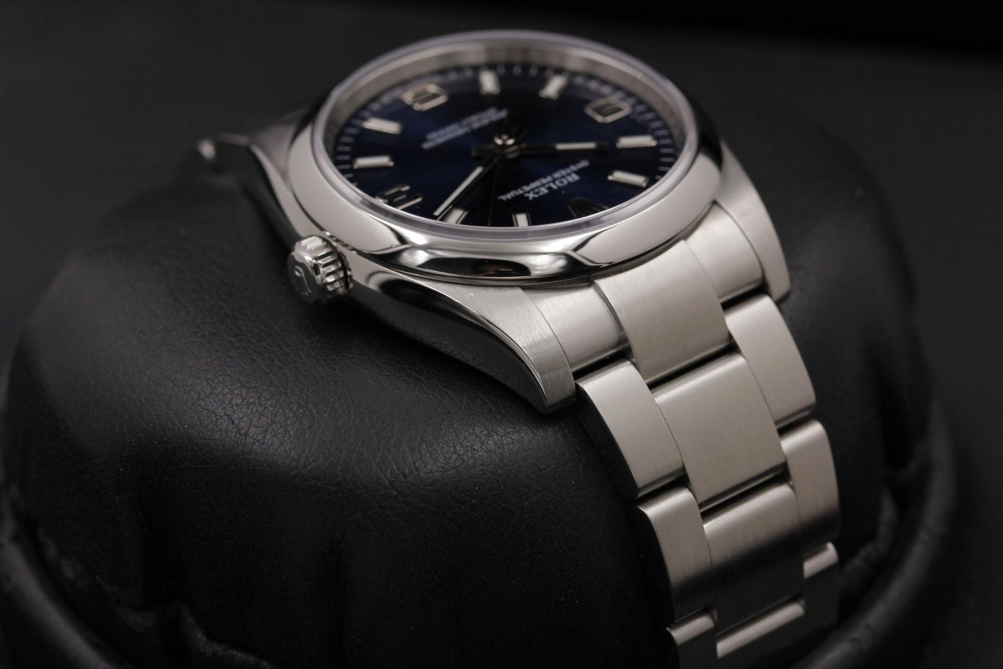 Watch Image 4