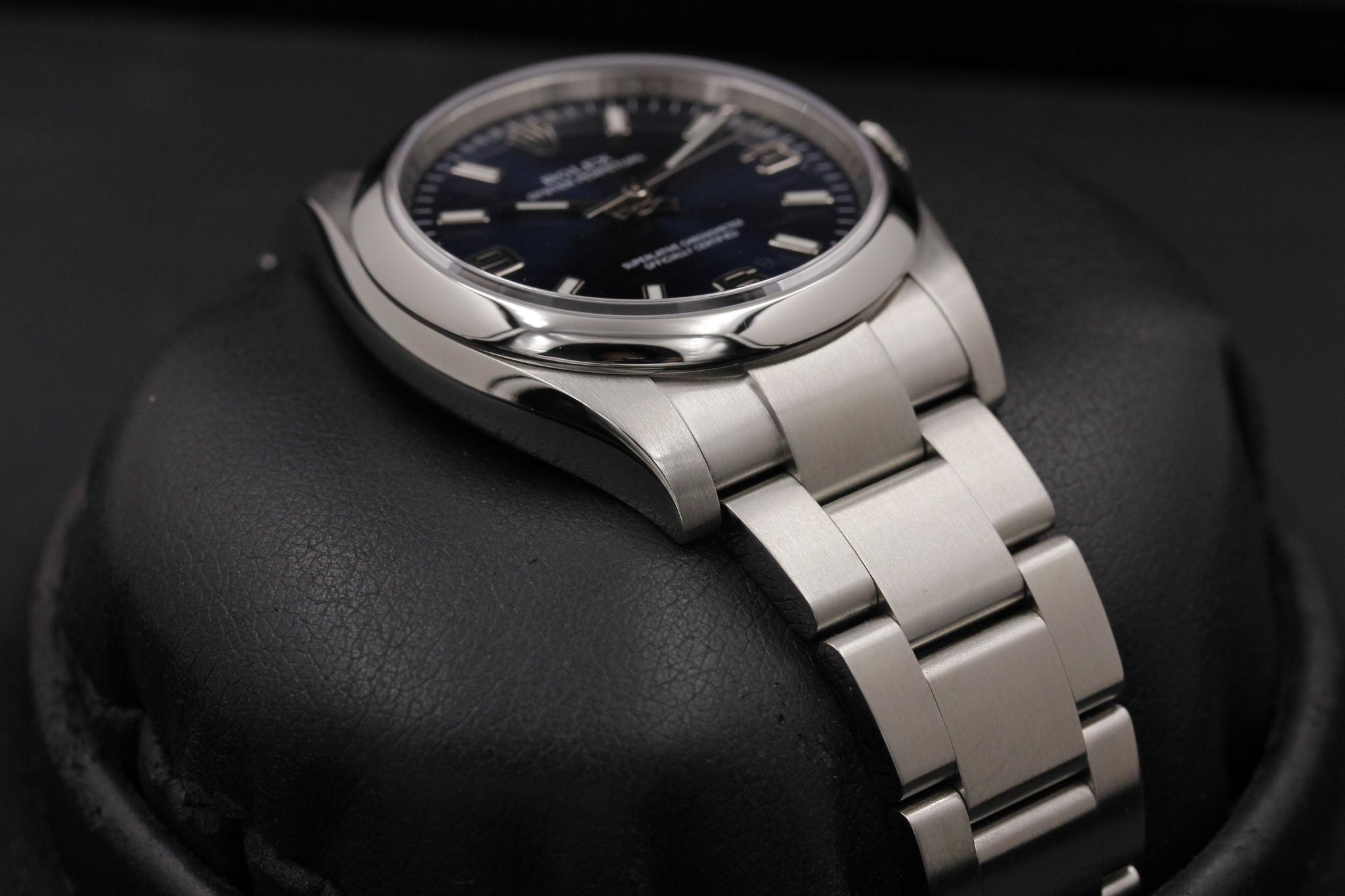 Watch Image 6