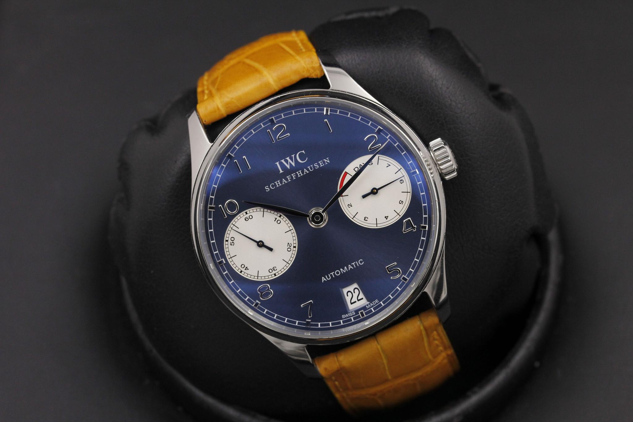 Watch Image 10