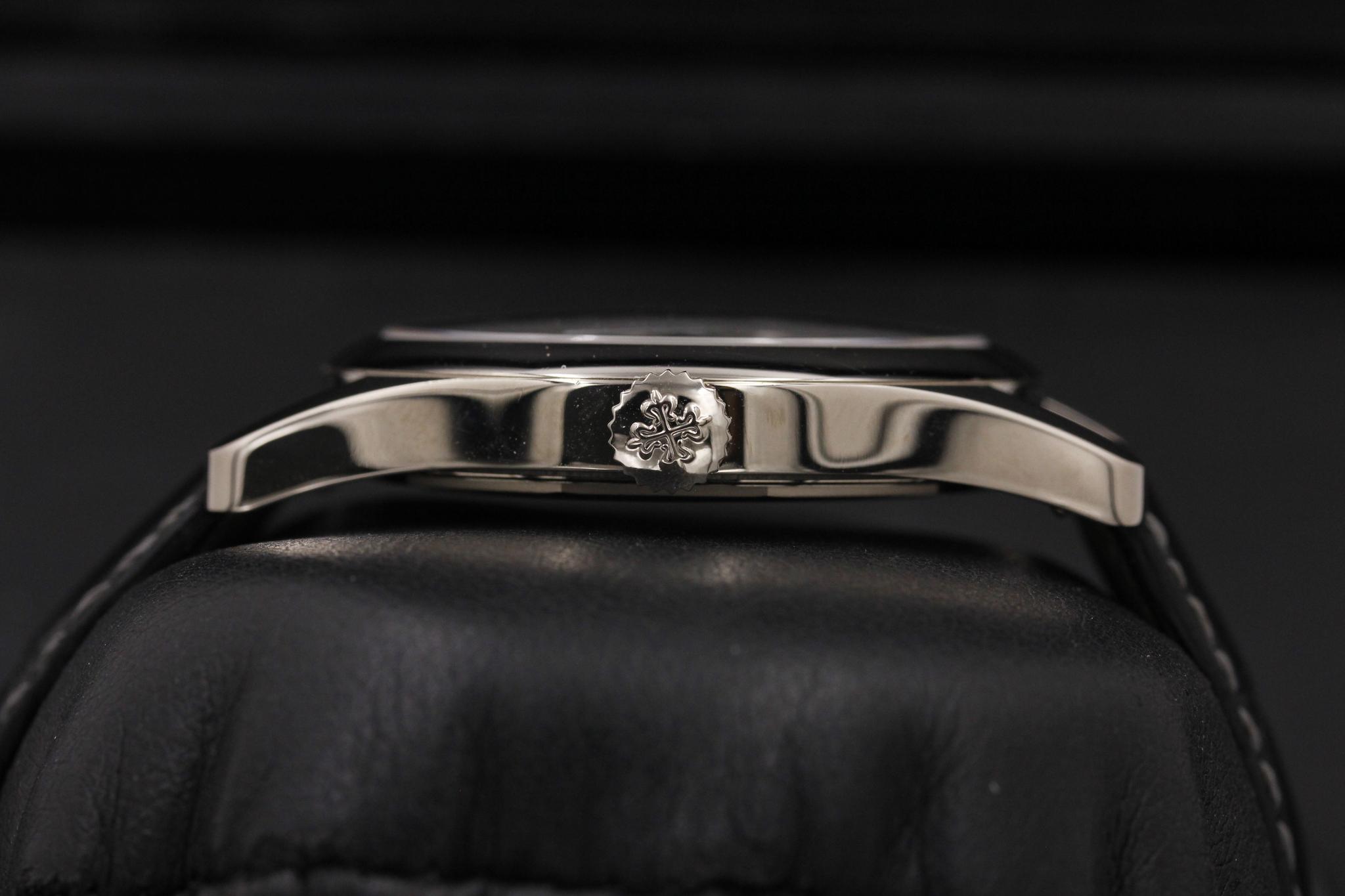 Watch Image 3