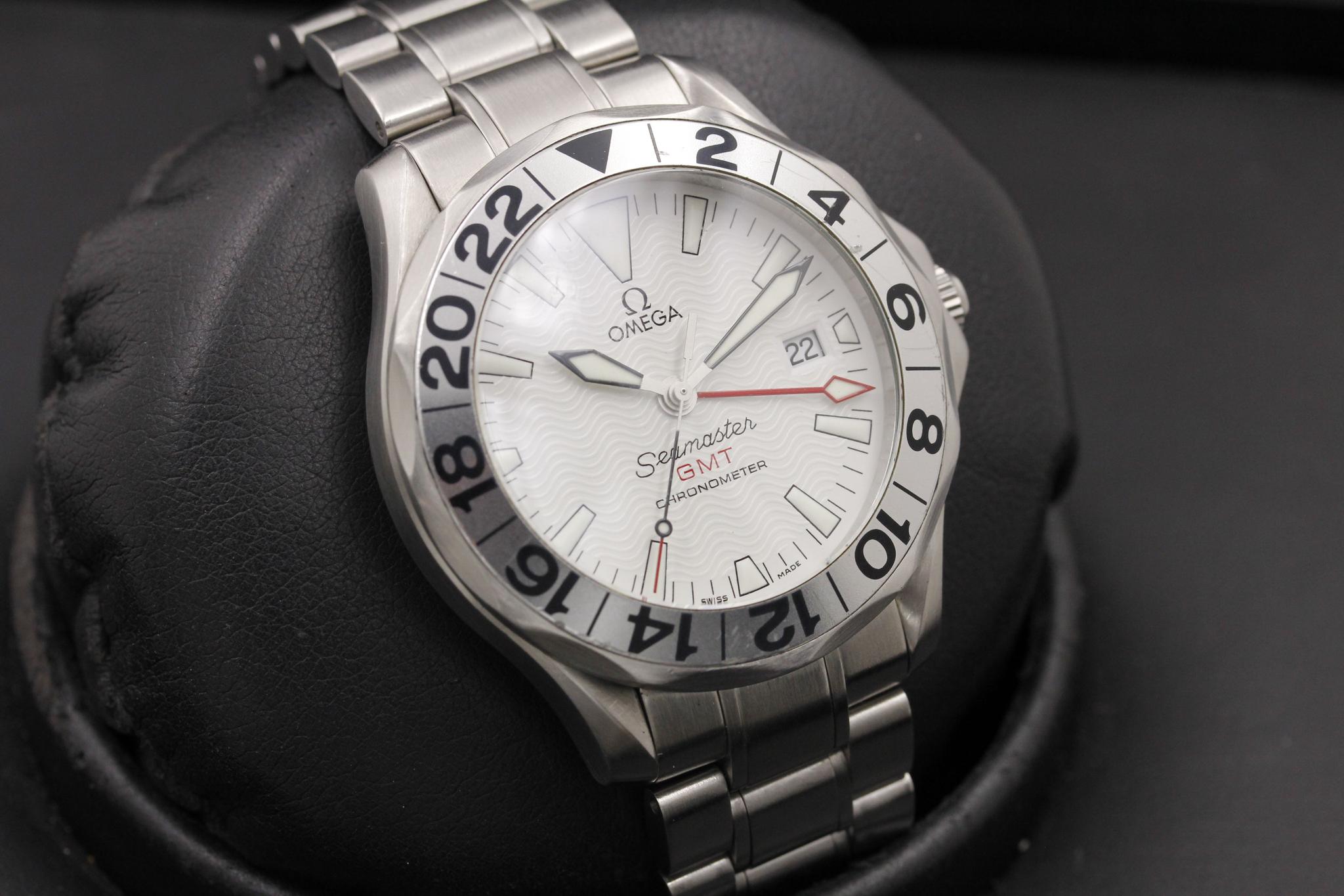 Watch Image 11
