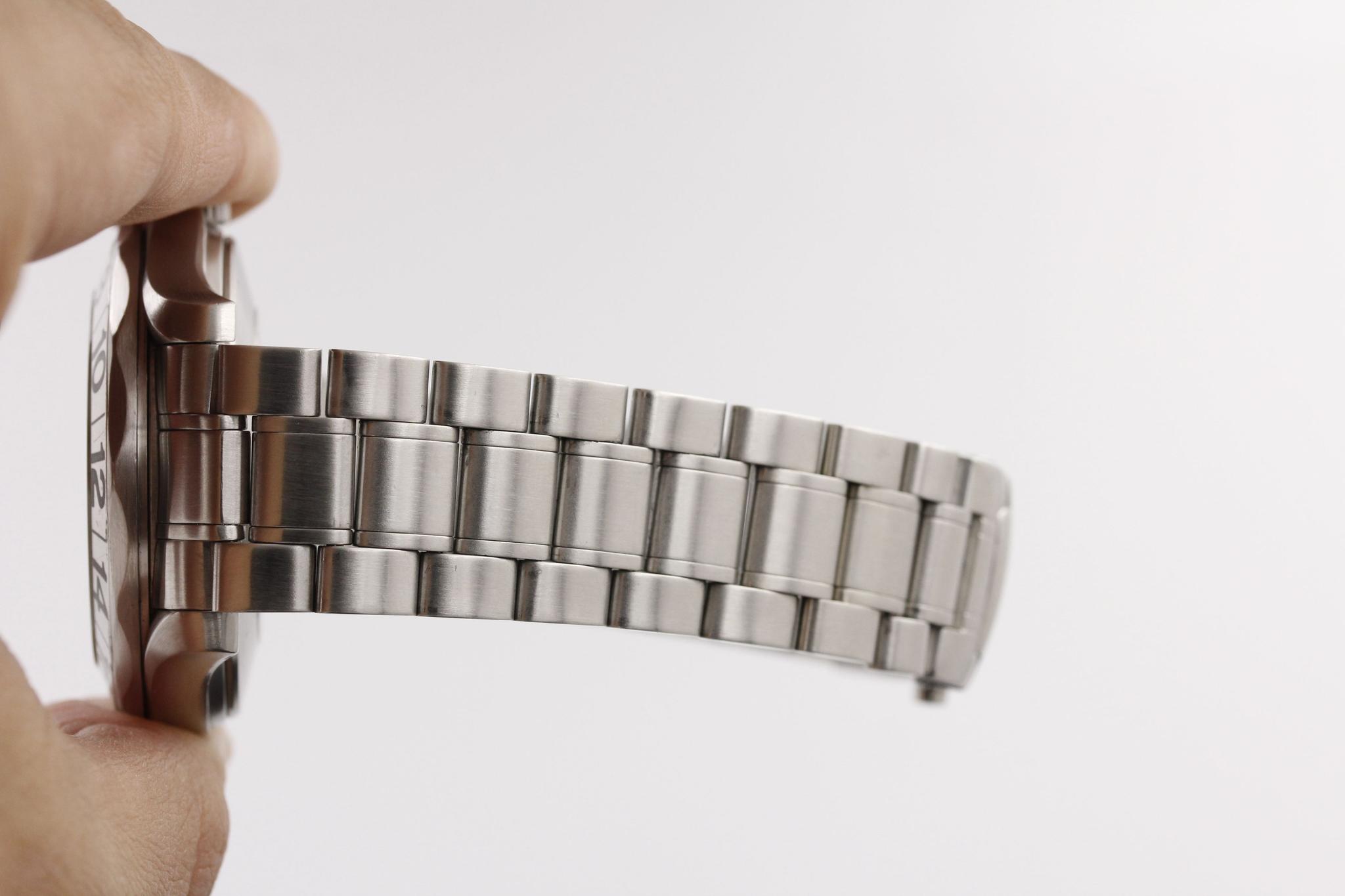 Watch Image 9