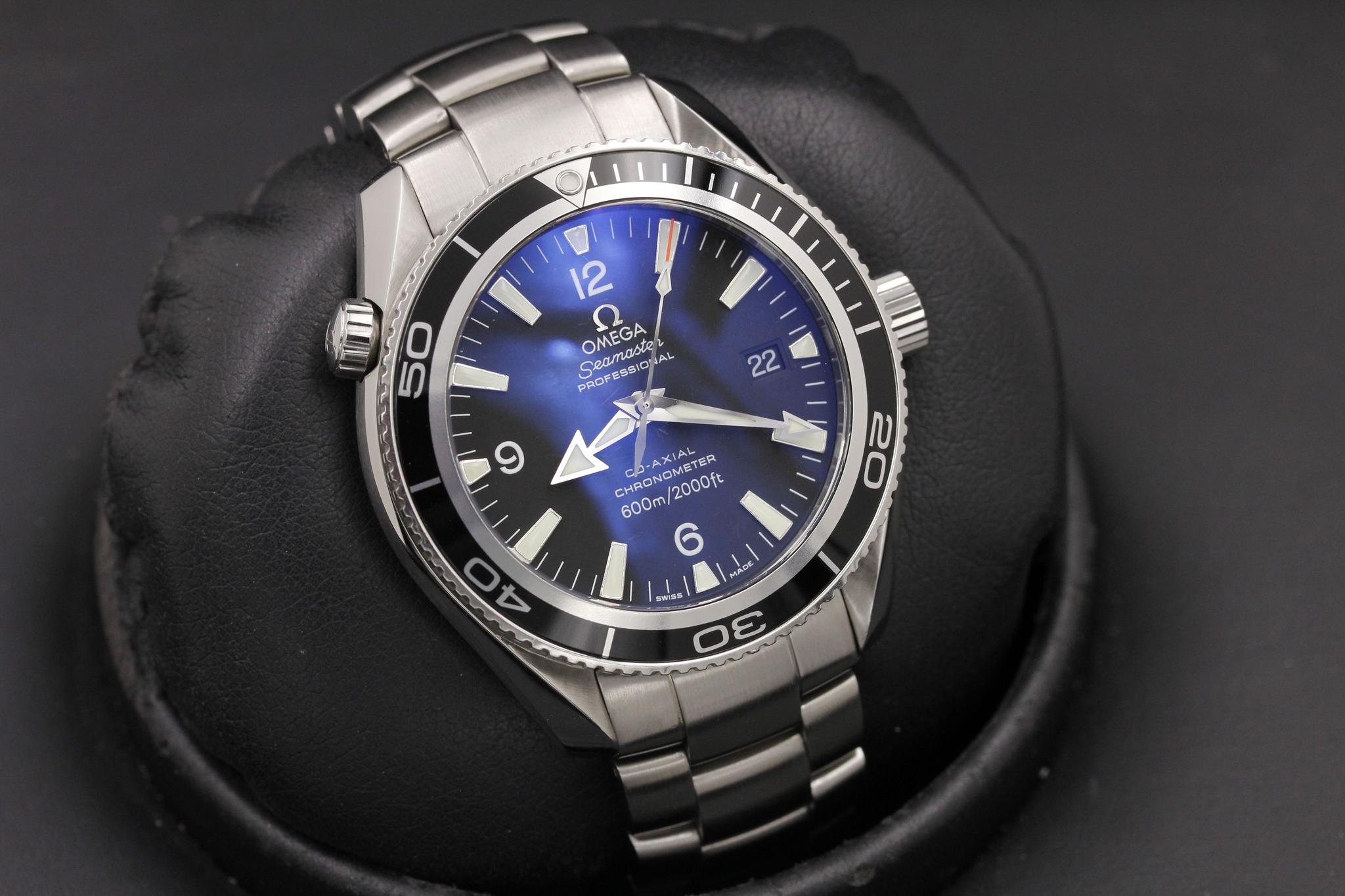 Watch Image 10