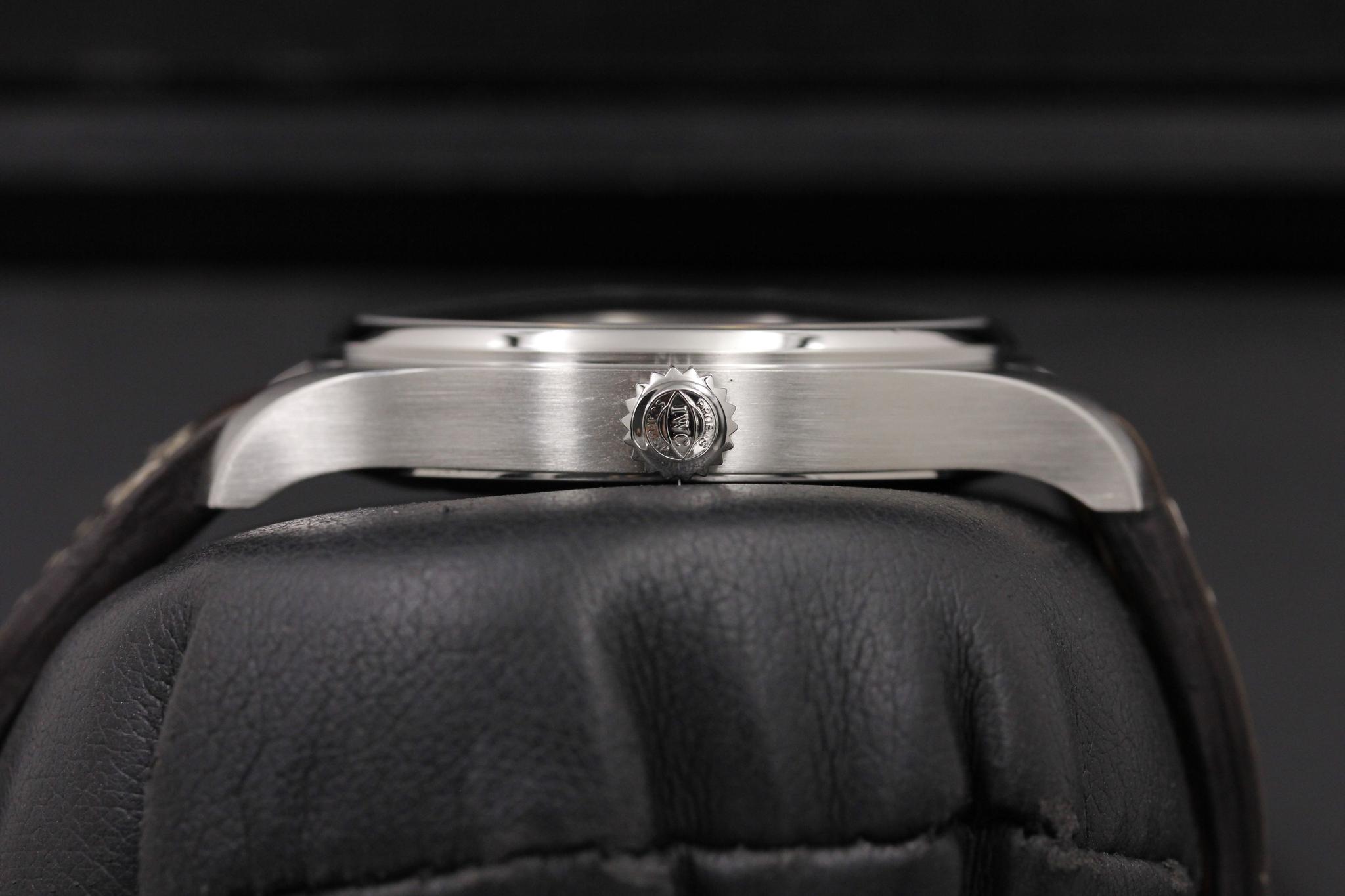 Watch Image 3