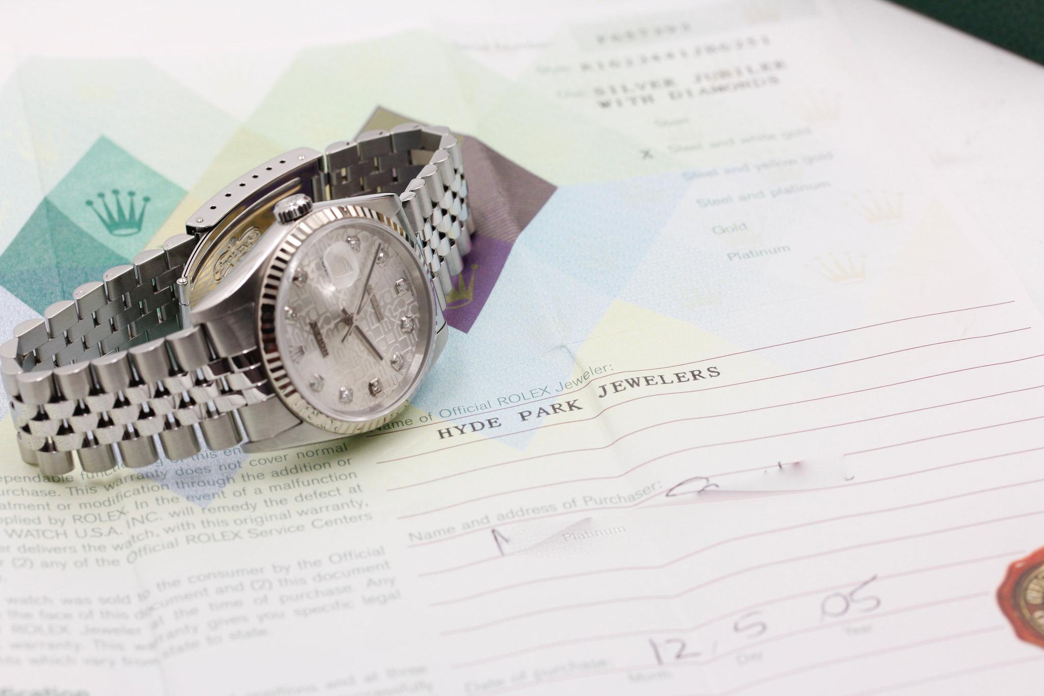 Watch Image 12