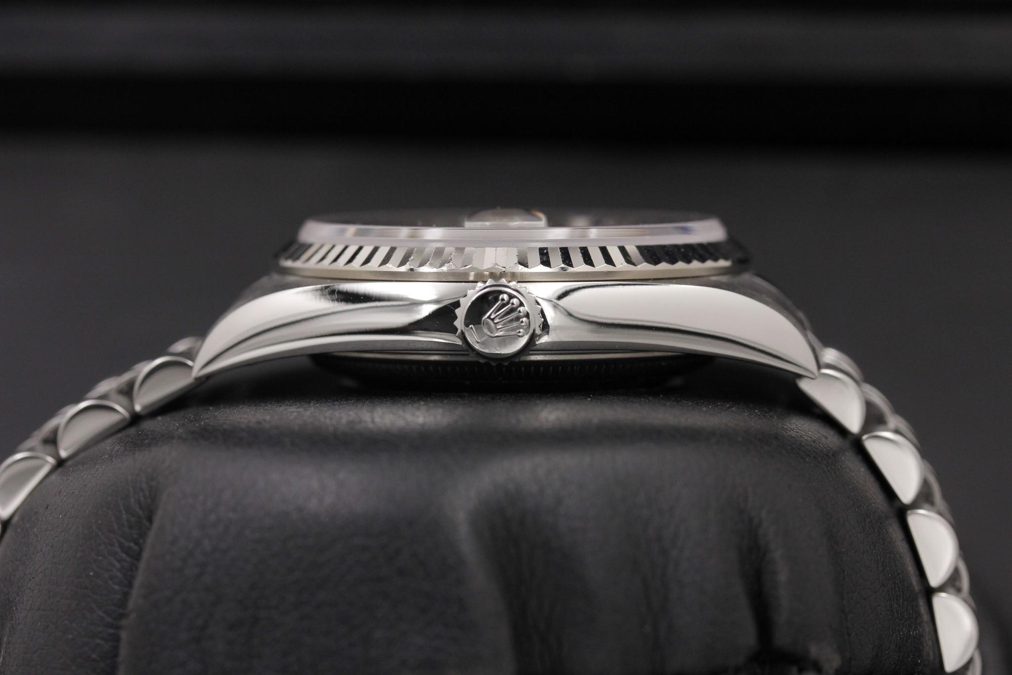 Watch Image 3