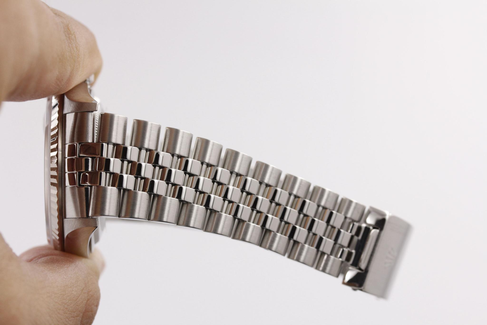 Watch Image 9