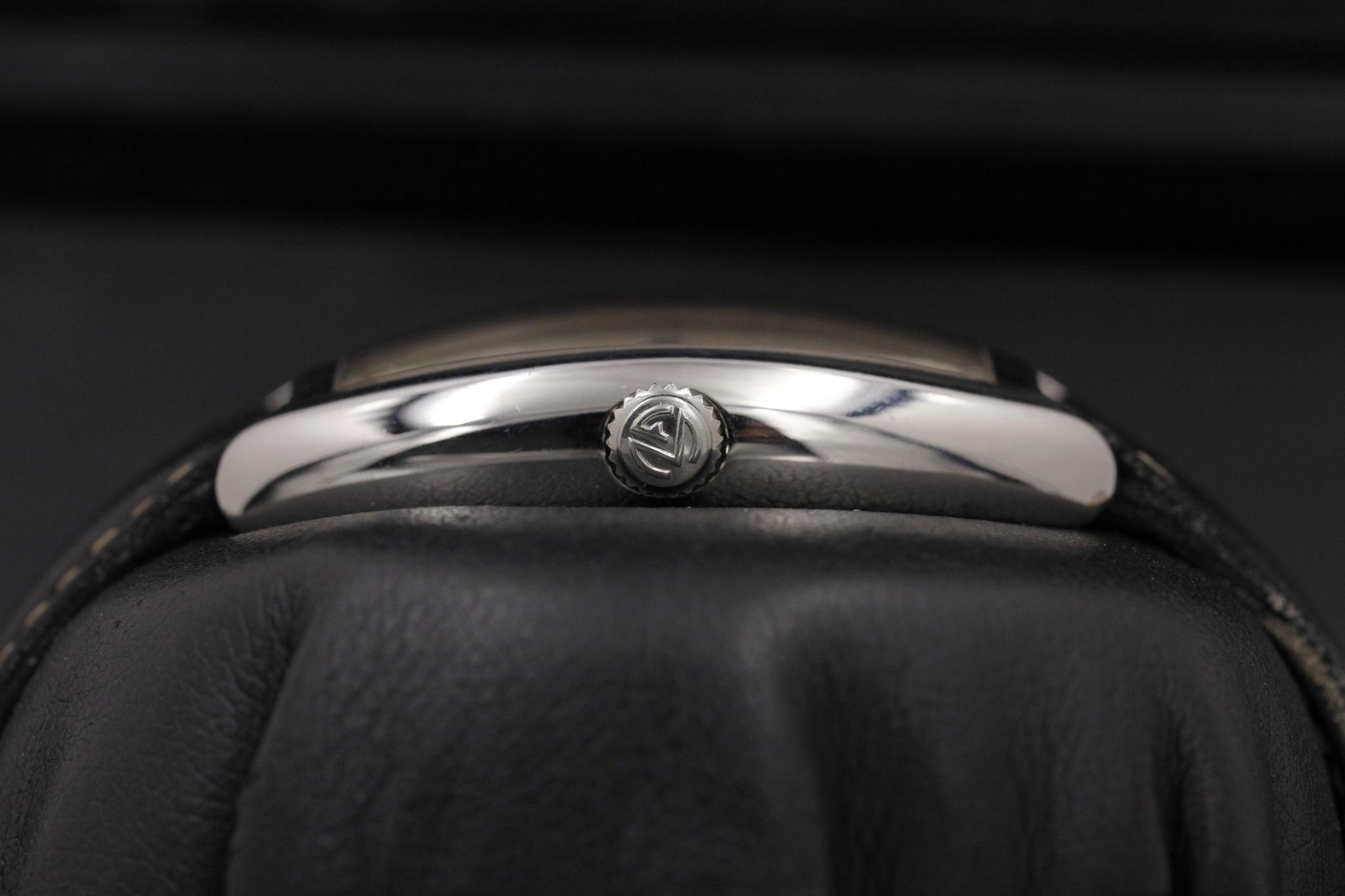 Watch Image 3