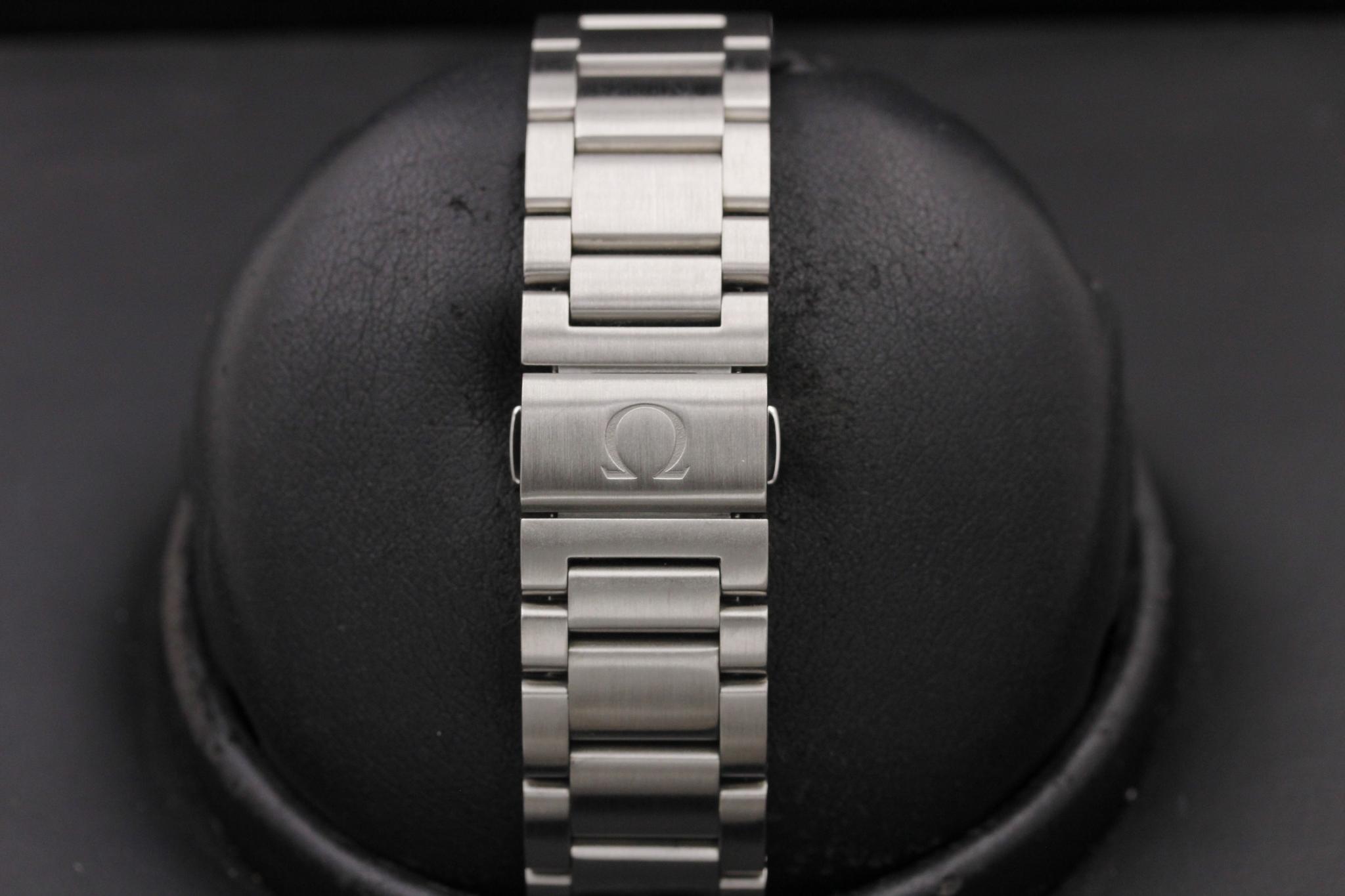 Watch Image 8