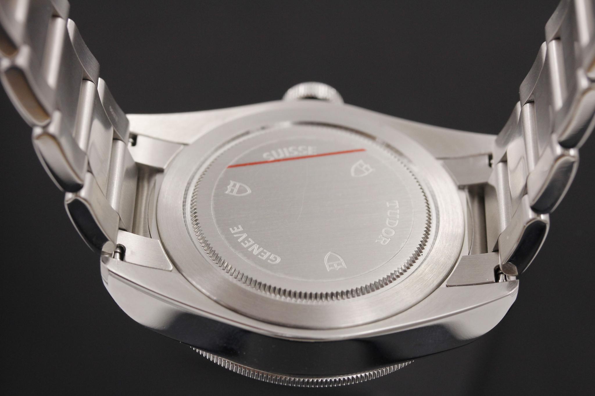 Watch Image 7