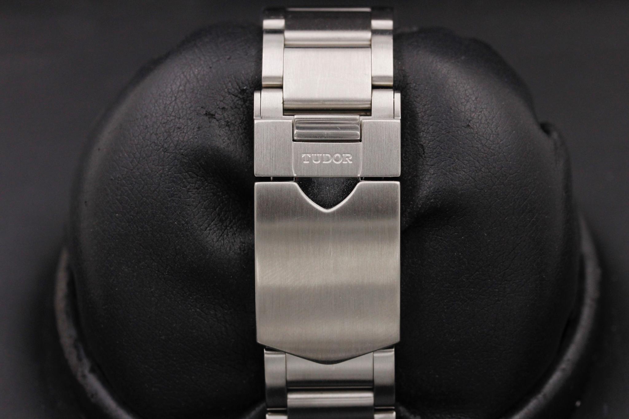 Watch Image 8