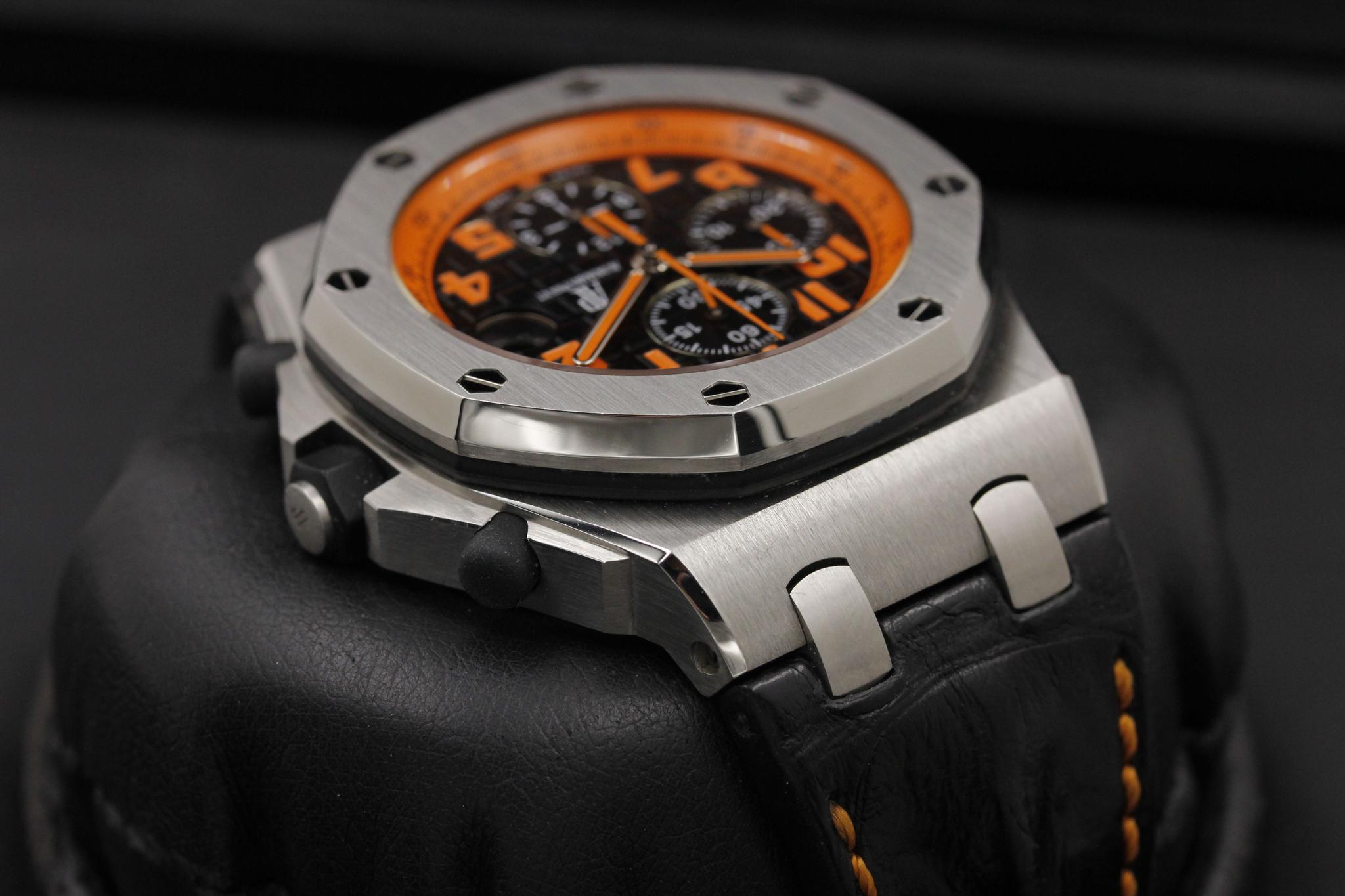 Watch Image 4